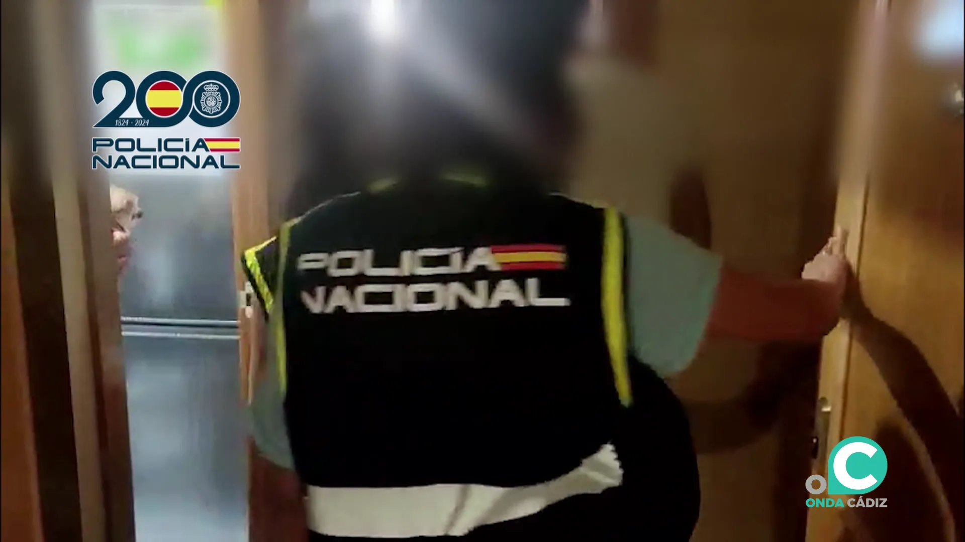 Agentes durante la intervención 