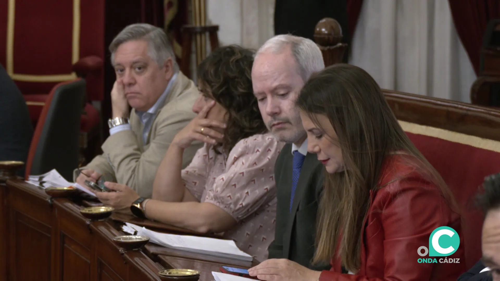 Bancada de la formación socialista en el transcurso de un Pleno municipal