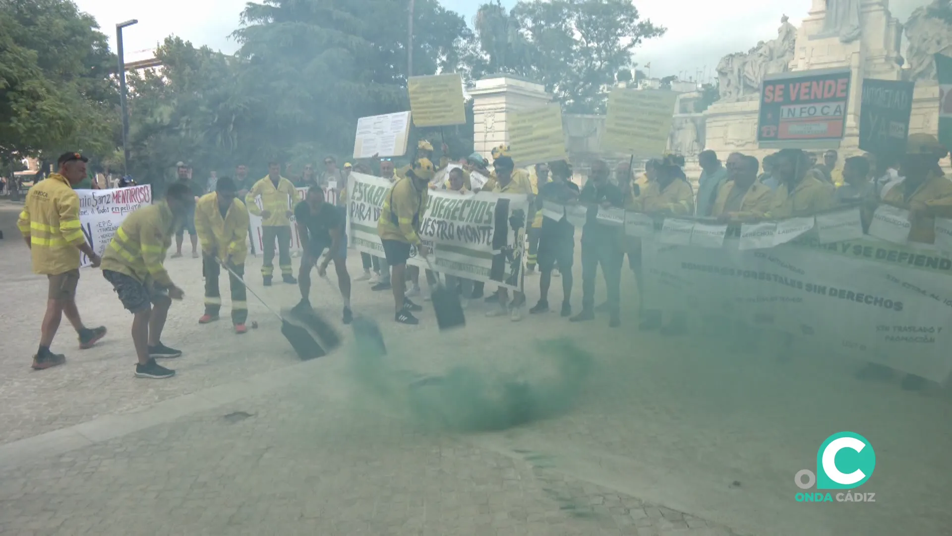 Un momento de la concentración de este miércoles en la plaza de España