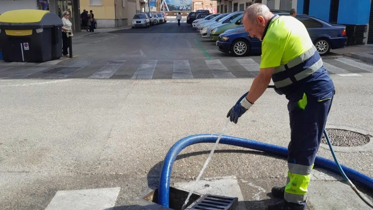 Esta campaña se está llevado a cabo con una especial incidencia en calles tanto del casco antiguo  como de extramuros.
