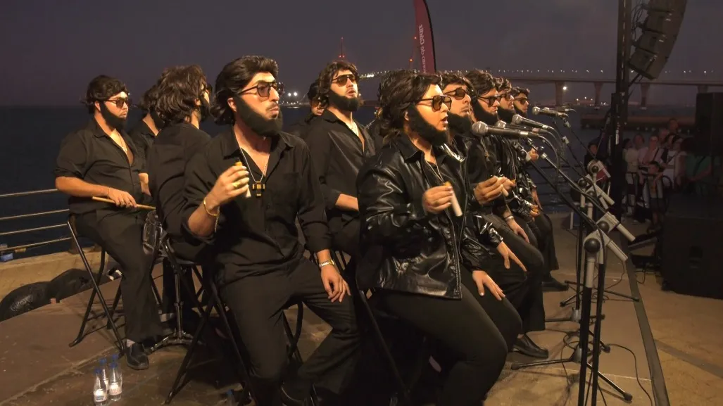 Las coplas del Carnaval de Cádiz han vuelto a escucharse en la Race Village de la Globe 40.