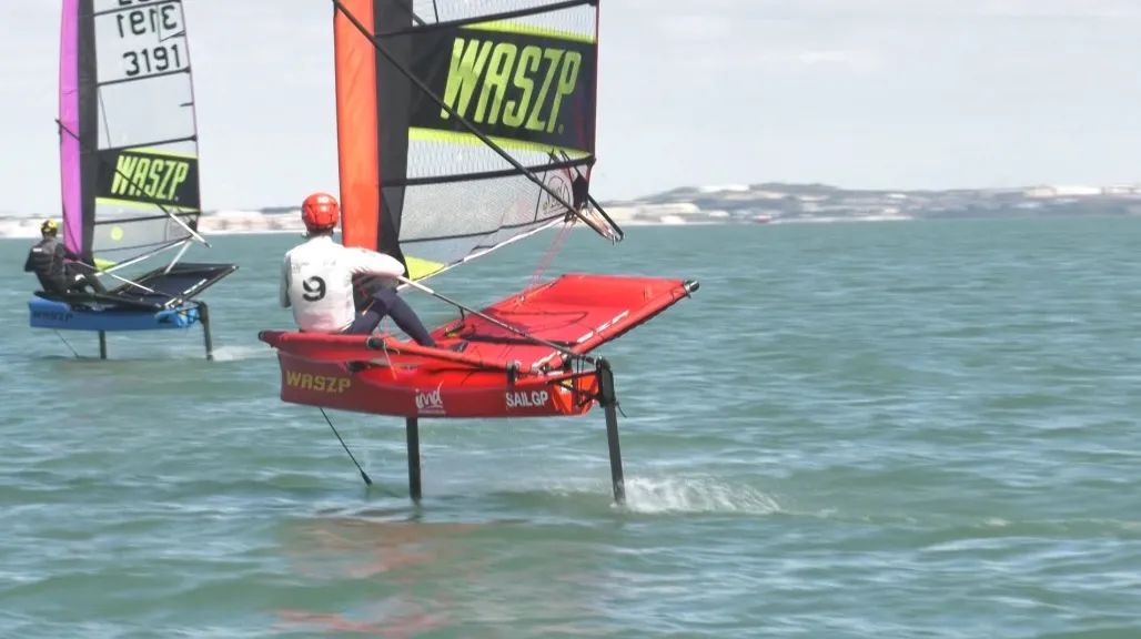 Una oportunidad de volar sobre la Bahía para expertos y principiantes.