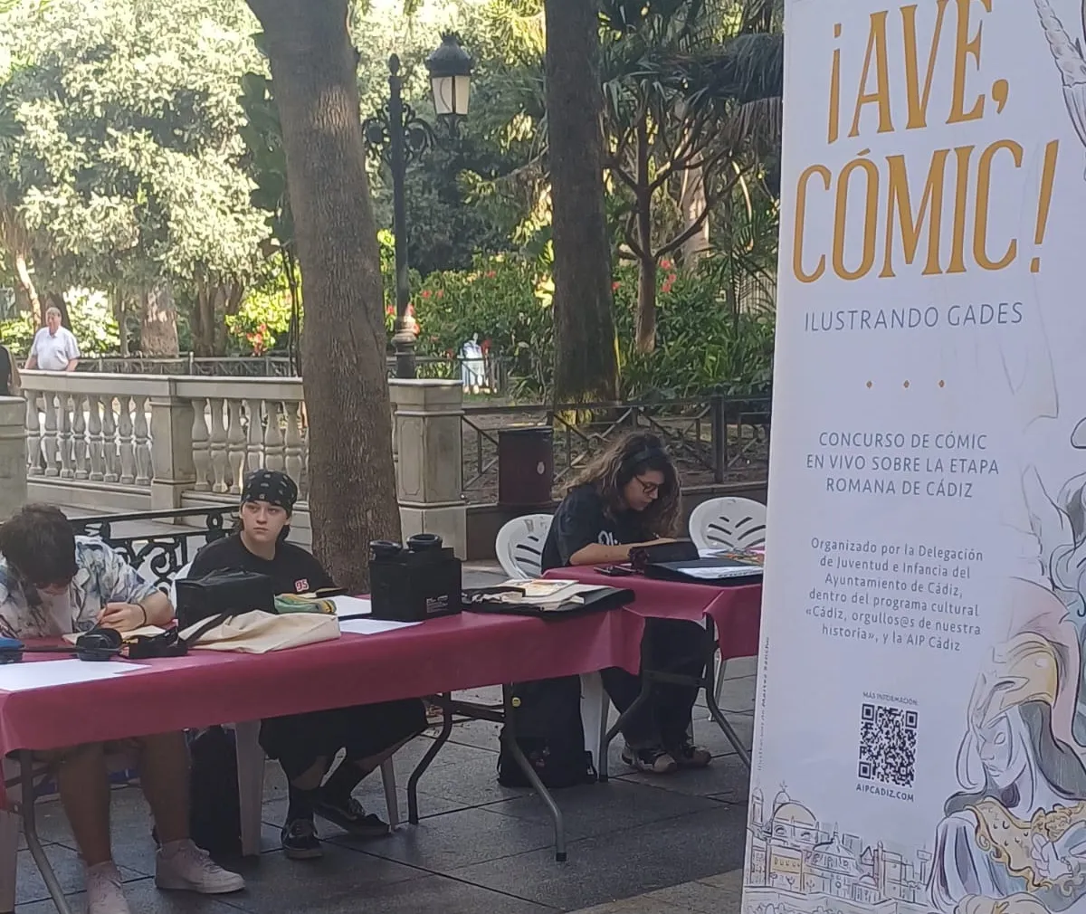 La Plaza Mina acoge la jornada '¡AVE, Cómic! Ilustrando Gades'.