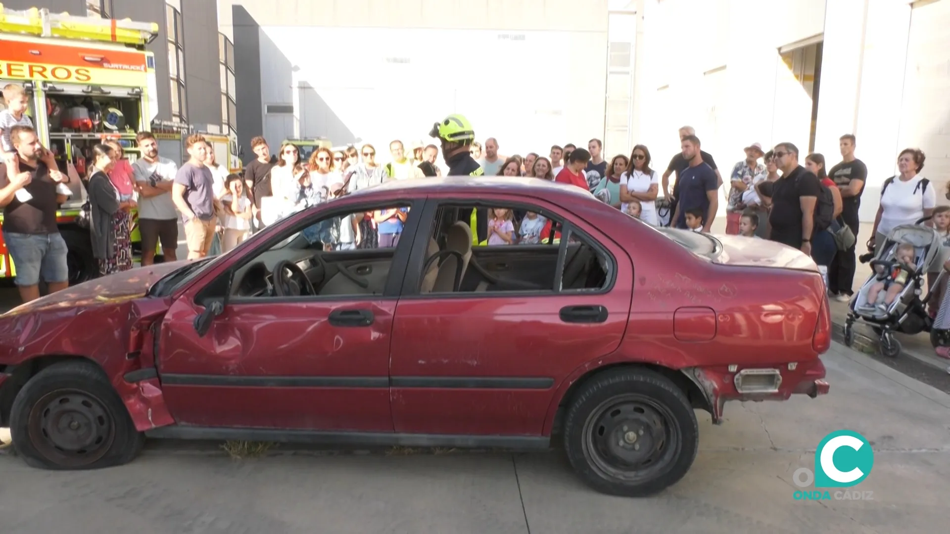 Exhibición en el Parque de Bomberos de Cádiz durante la Globe 40. 