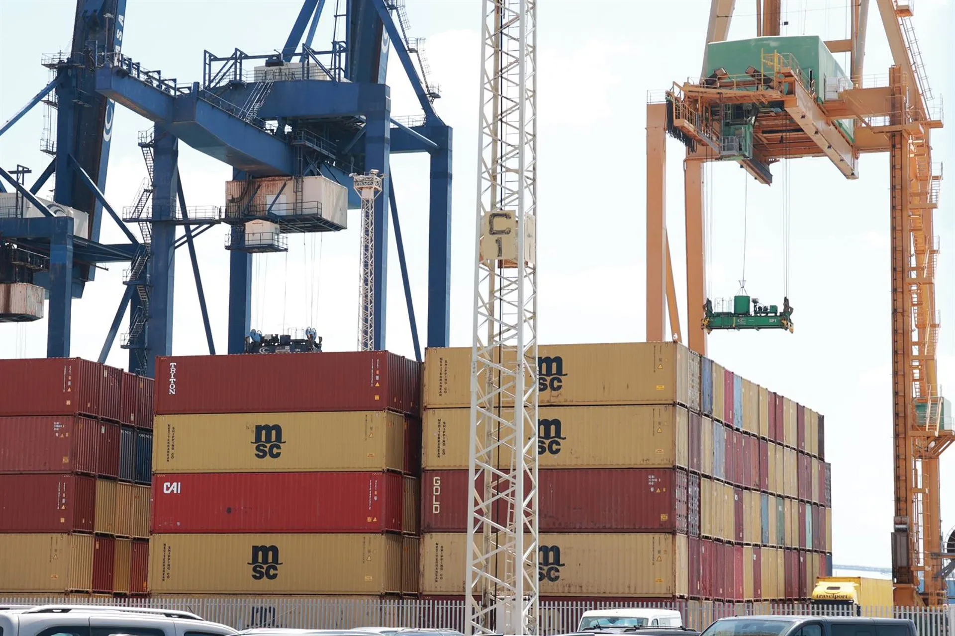 Contenedores de mercancías en el Puerto de Cádiz.