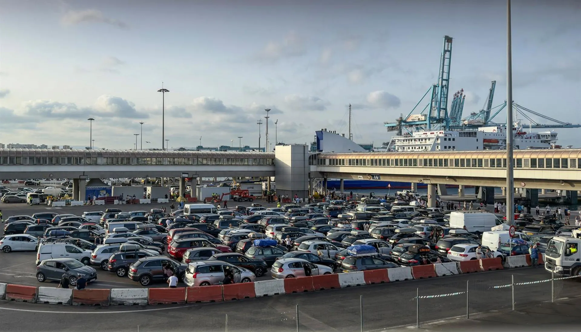 Vista del puerto de Algeciras durante la operación salida de la Operación Paso del Estrecho (OPE) 2025.