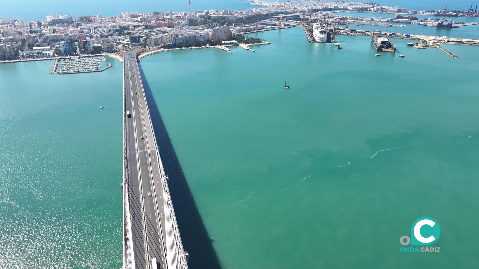 Imagen aérea del Puente de la Constitución de 1812.