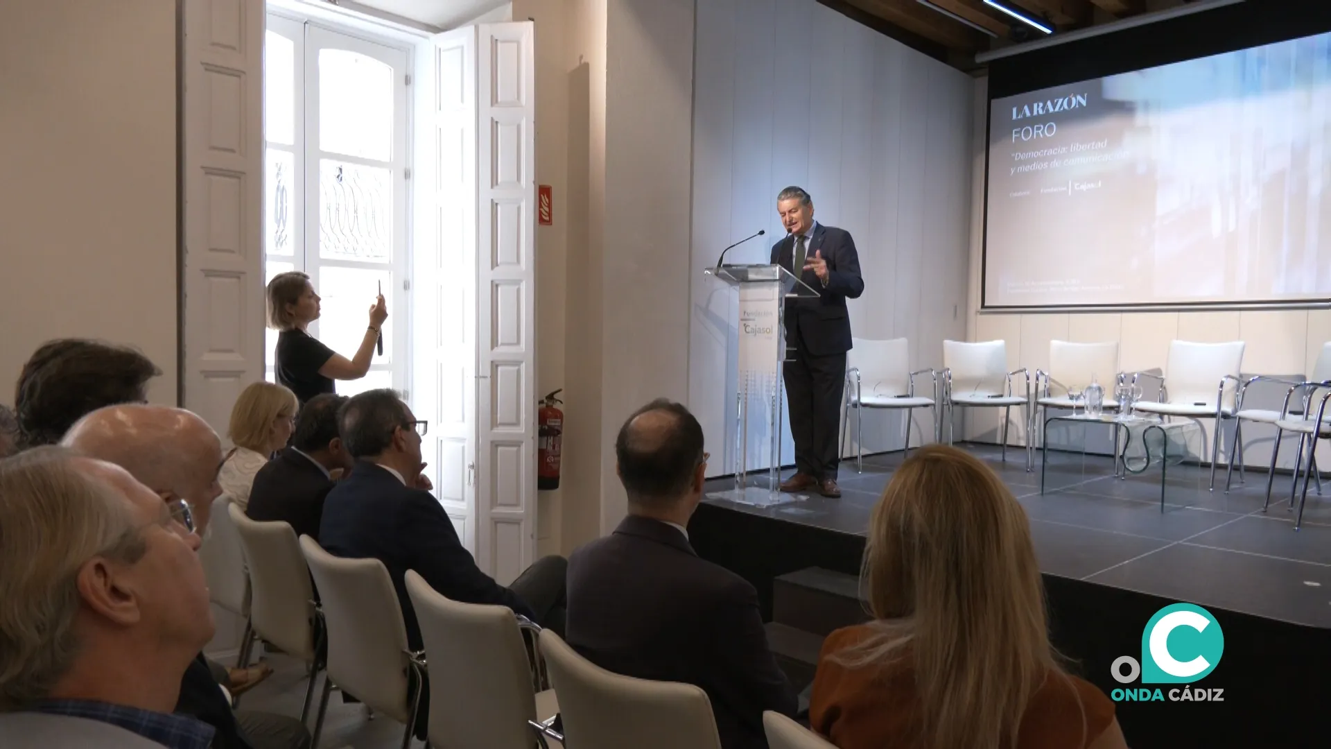 Antonio Sanz inaugura el foro 'Democracia: libertad y medios de comunicación'.