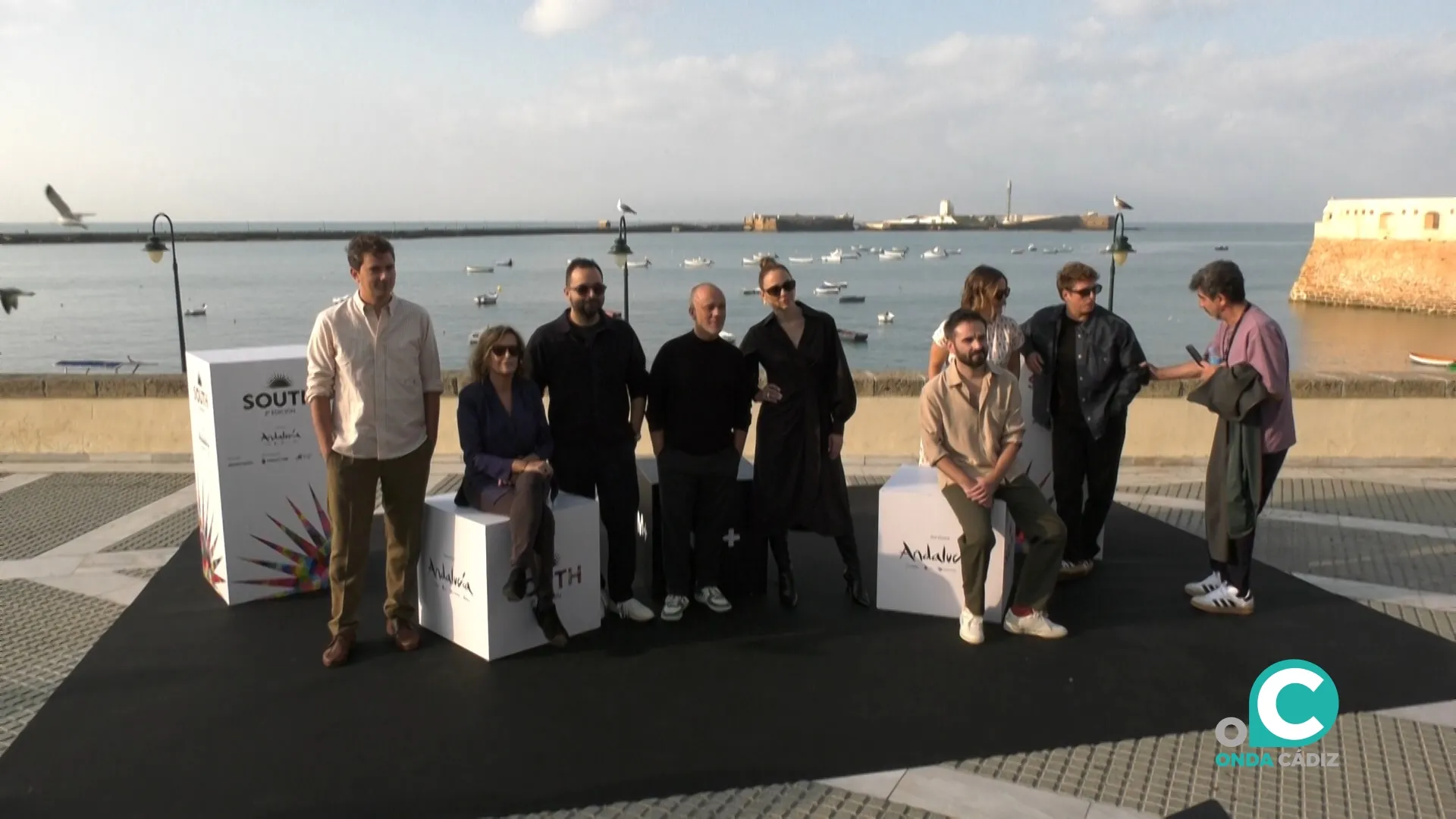 Actores y actrices posando en uno de los photocalls de la pasada edición de South.