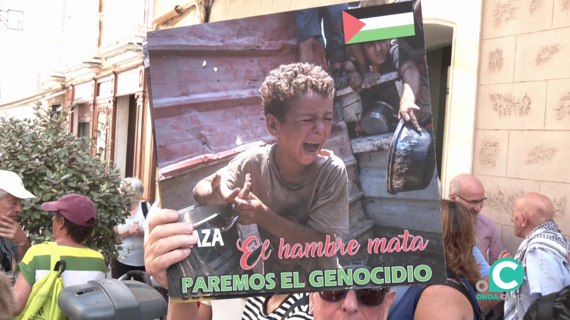 Un momento de la protesta este lunes en la calle Ancha