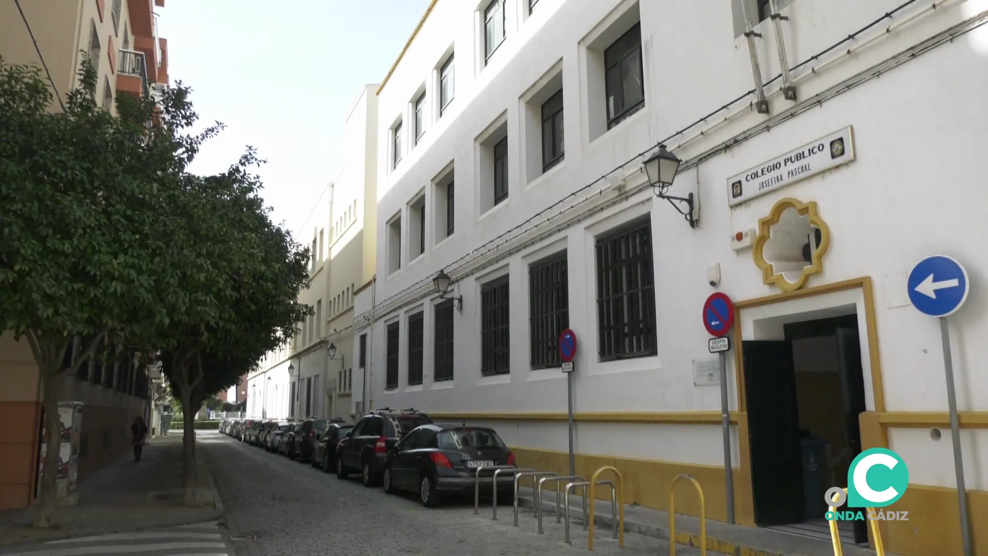 Entrada del colegio Josefina Pascual