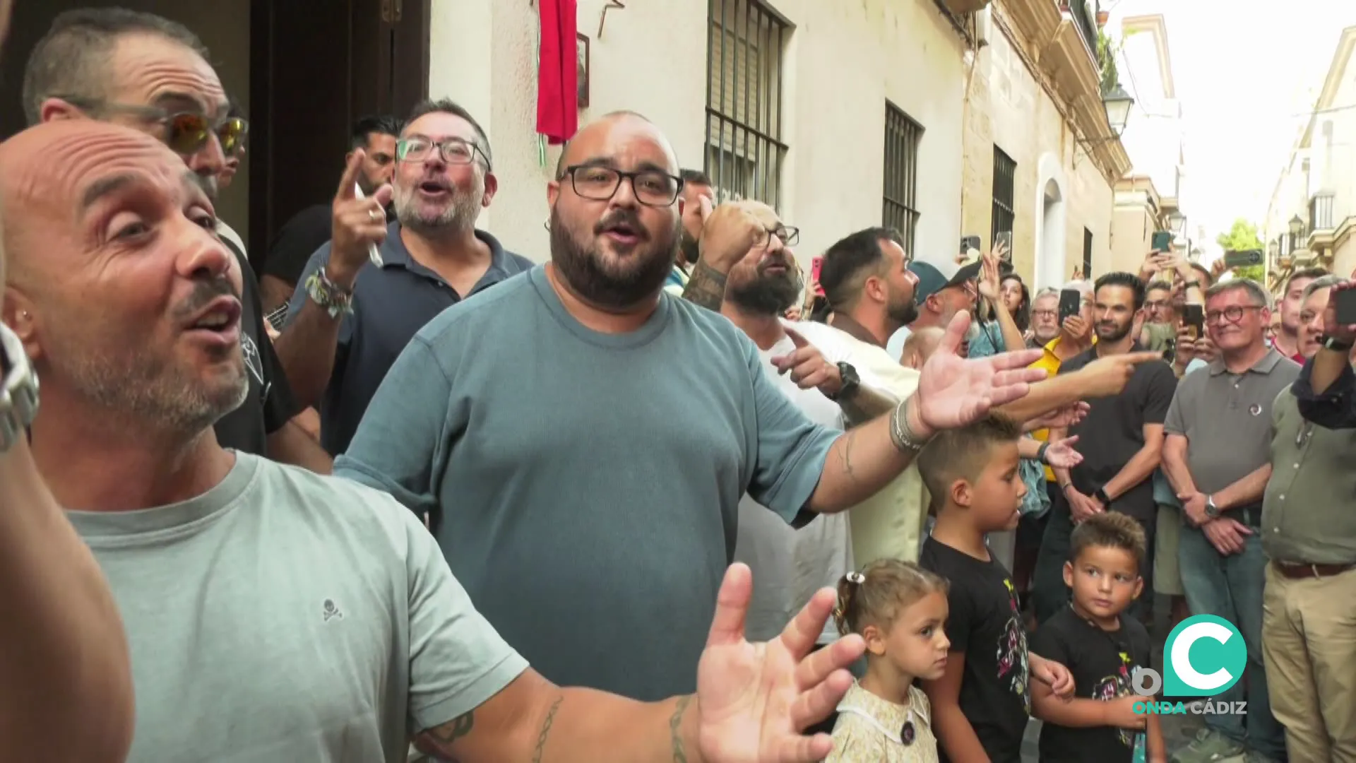 En el acto no faltaron coplas de sus más afamadas agrupaciones del inmortal autor