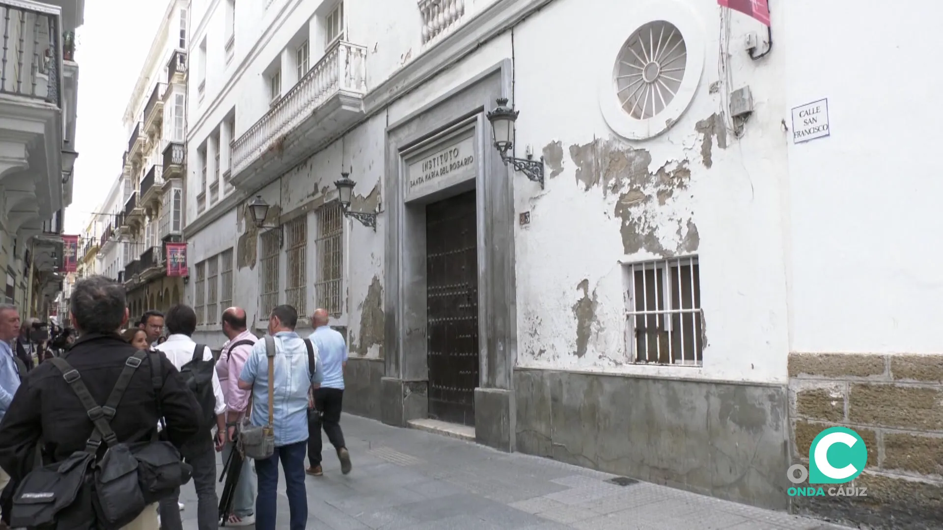 Entrada del antiguo instituto en la calle San Francisco