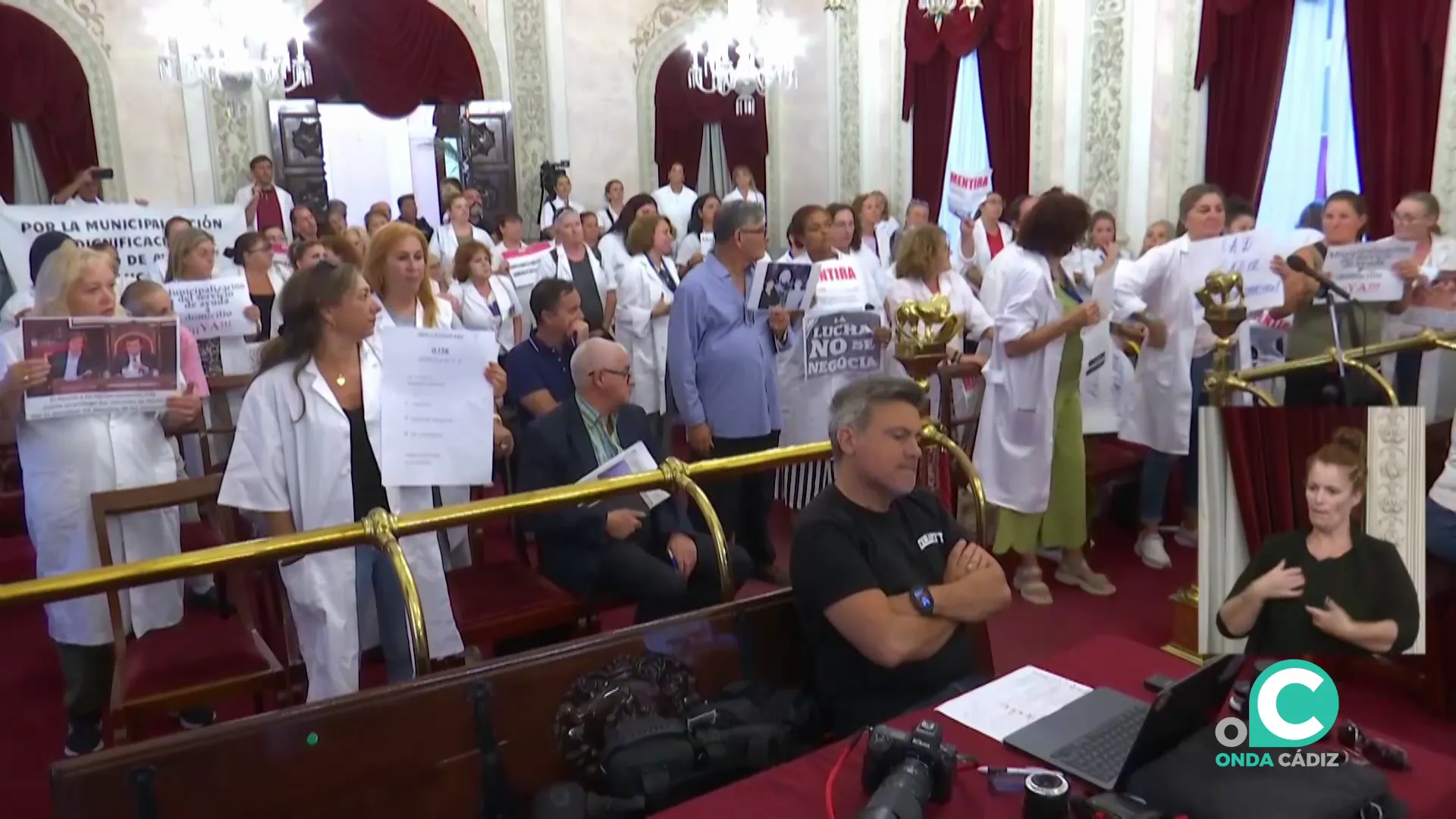 Momento de la protesta del pasado jueves durante el Pleno del mes de septiembre