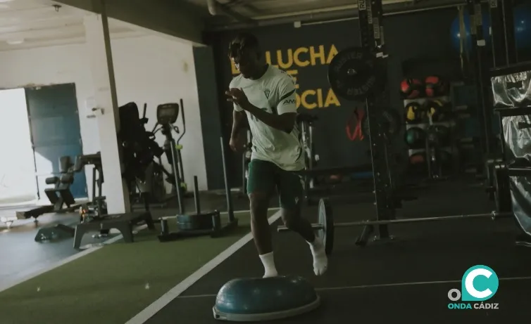 Efe Aghama es la gran novedad del conjunto cadista (Foto: Cádiz CF)