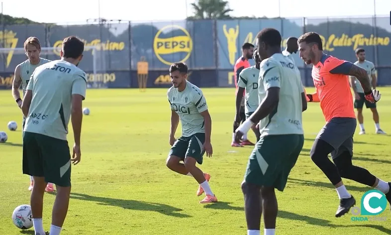 Imagen del entrenamiento de este viernes en la Ciudad Deportiva (Foto: Cádiz CF)