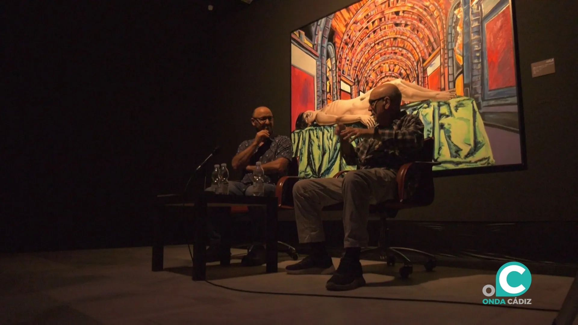 David Pérez Merinero, acompañado de Alejandro Luque, durante la charla. 