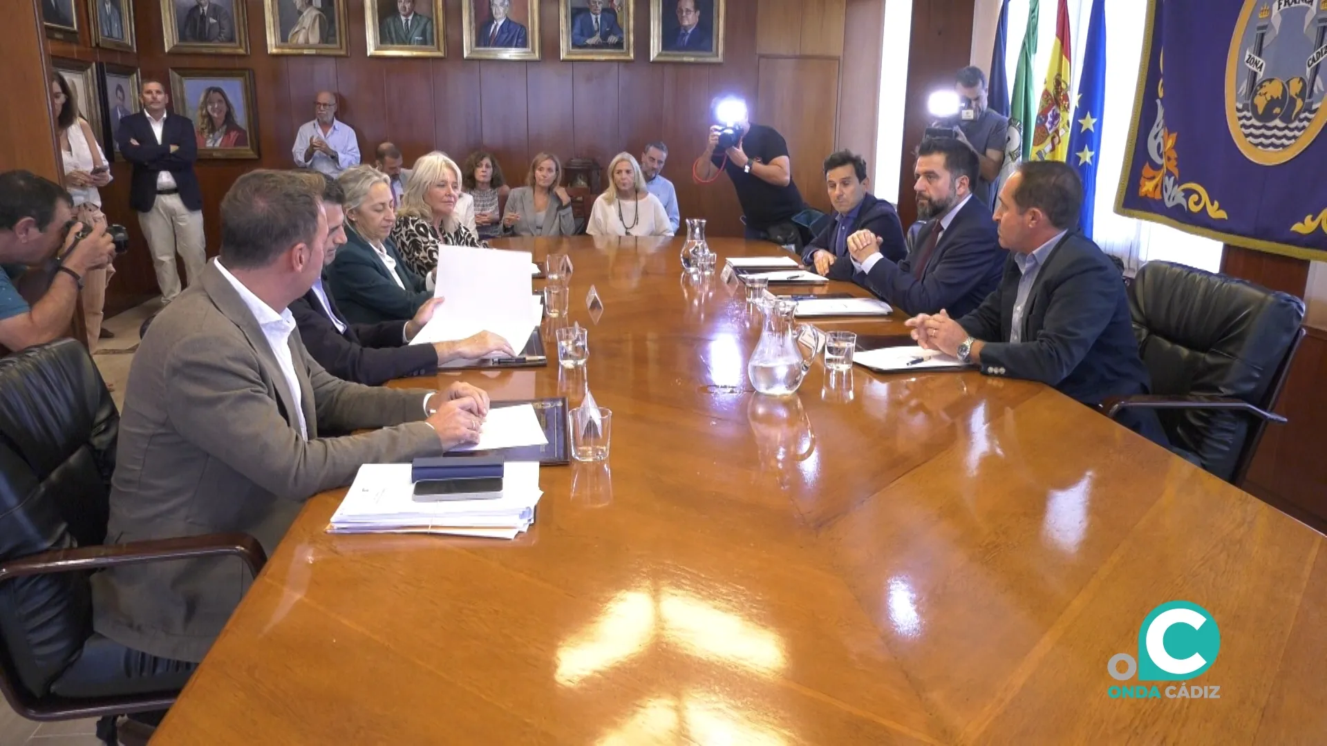 Primera reunión entre Junta, Zona Franca y Ayuntamiento para avanzar en el convenio del nuevo hospital de Cádiz. 