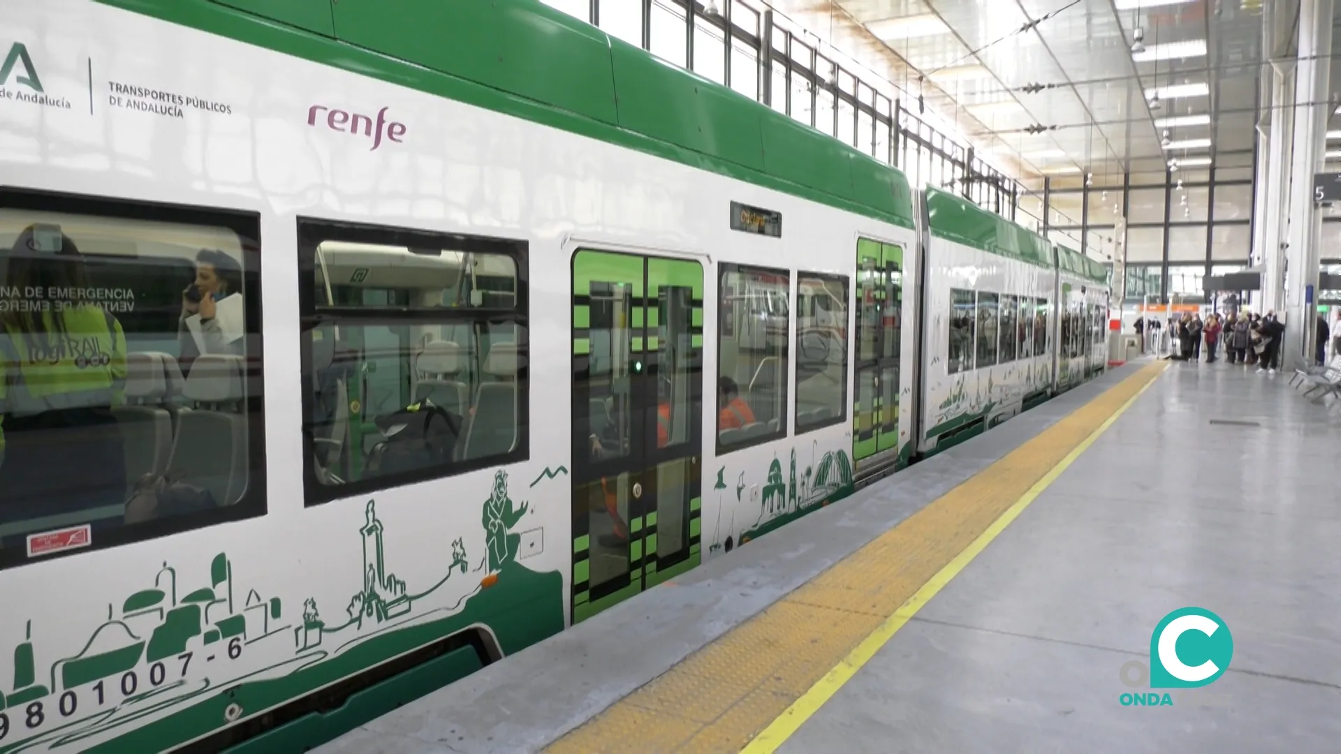 Imagen del tranvía de la Bahía de Cádiz. 