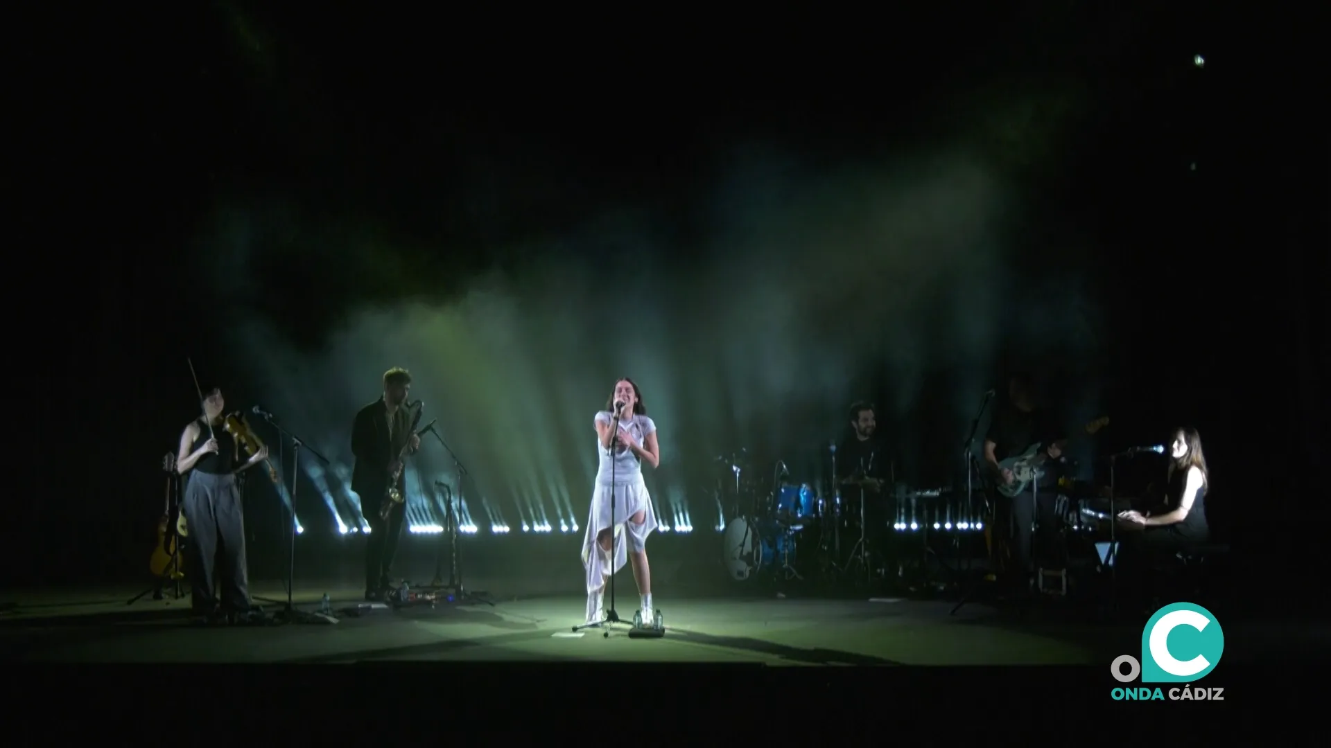 La artista Valeria Castro presentó en el Falla su álbum ‘El cuerpo después de todo’.