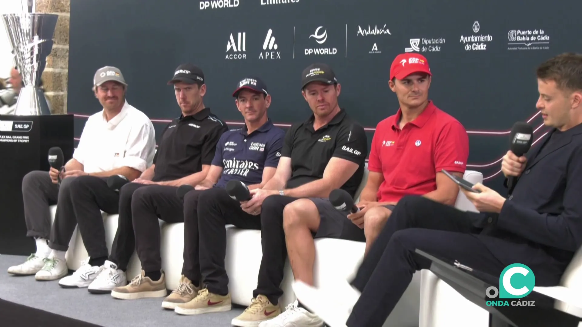 Los deportistas en su presentación en el acto institucional de este viernes