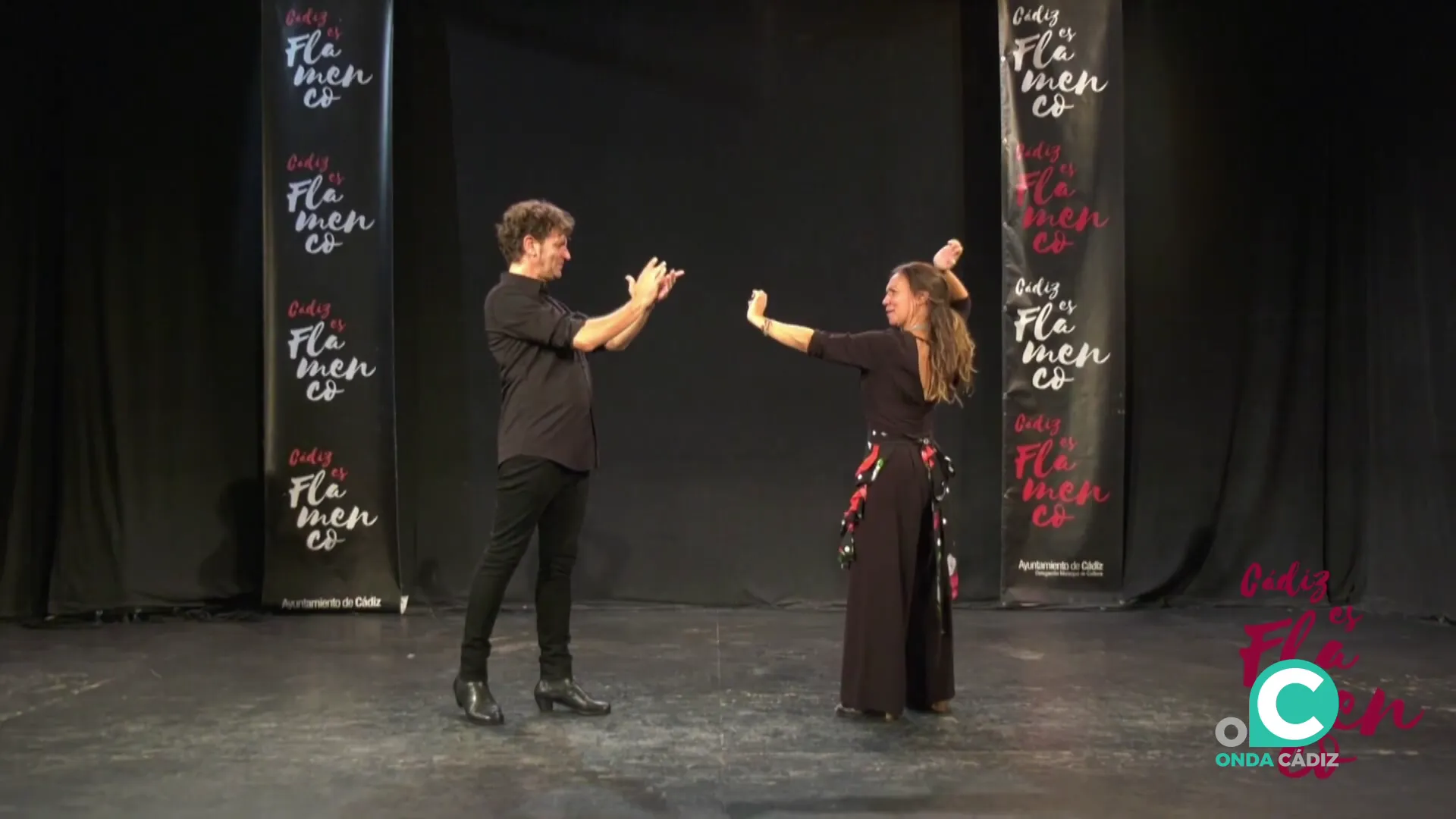 Los protagonistas muestran los pasos que se van a realizar el próximo 15 de noviembre.