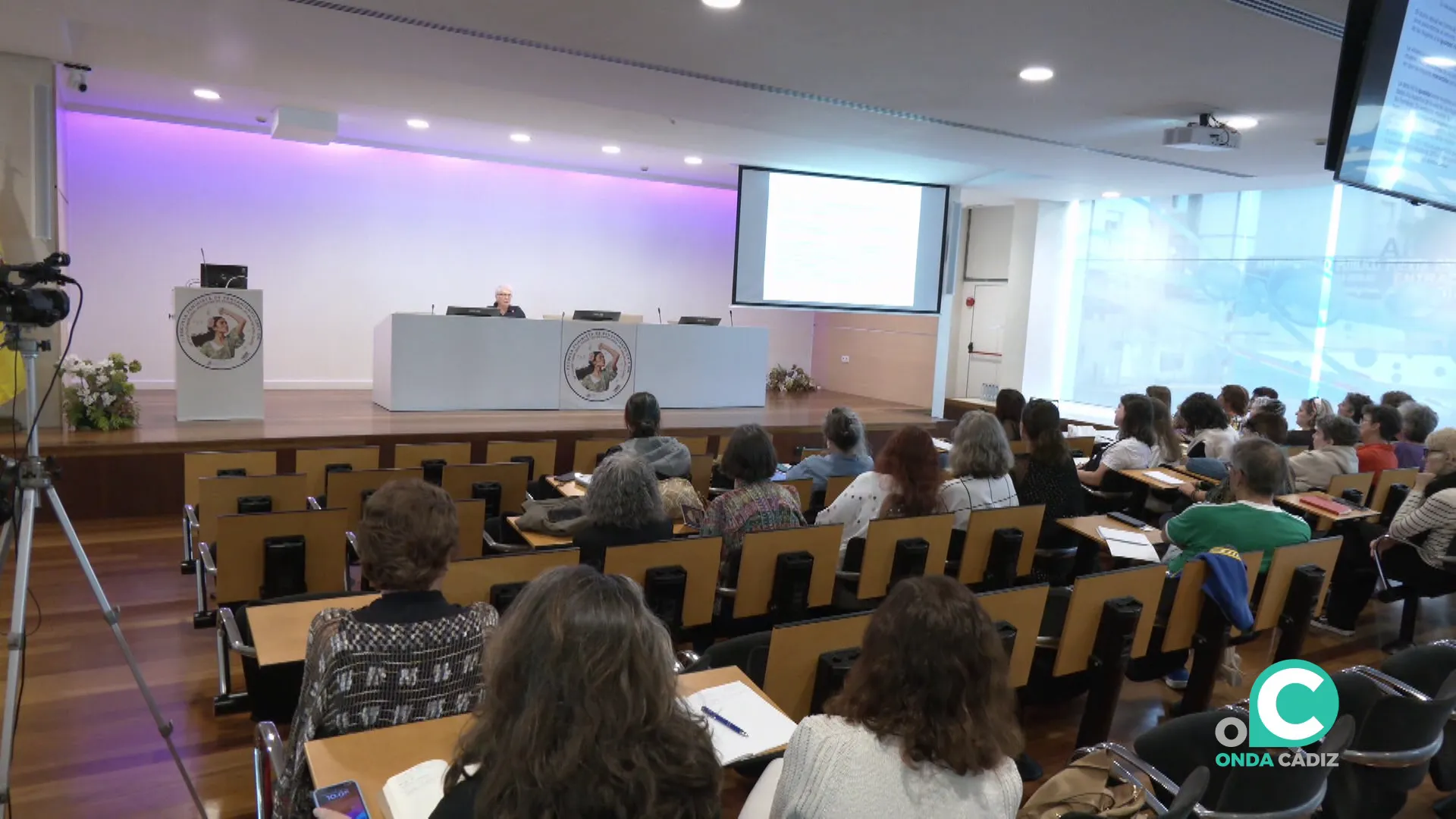 La ponencia inaugural estuvo a cargo de Sheila Jeffreys