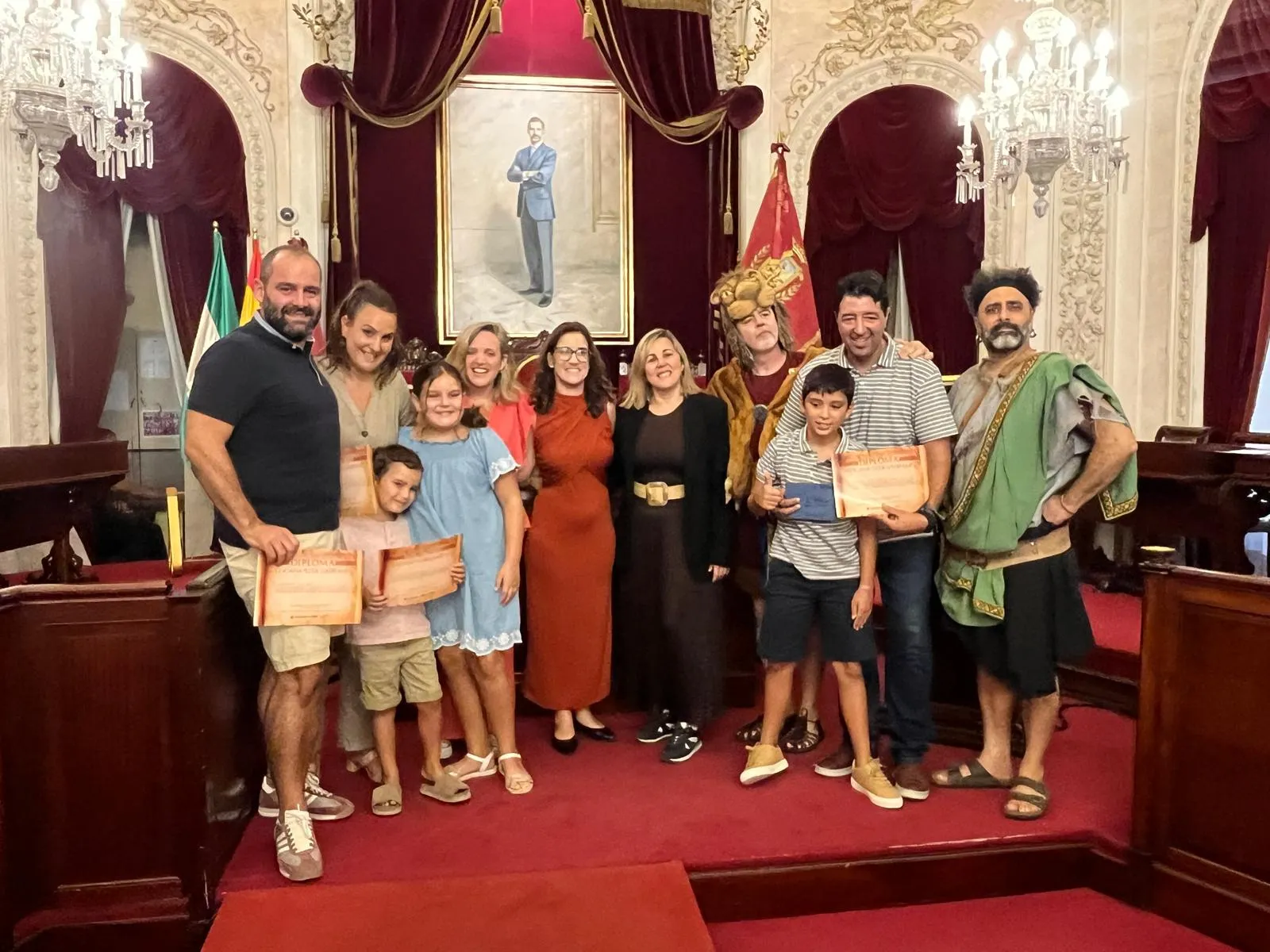 Los galadonados en el Salón de Actos del Ayuntamiento de Cádiz