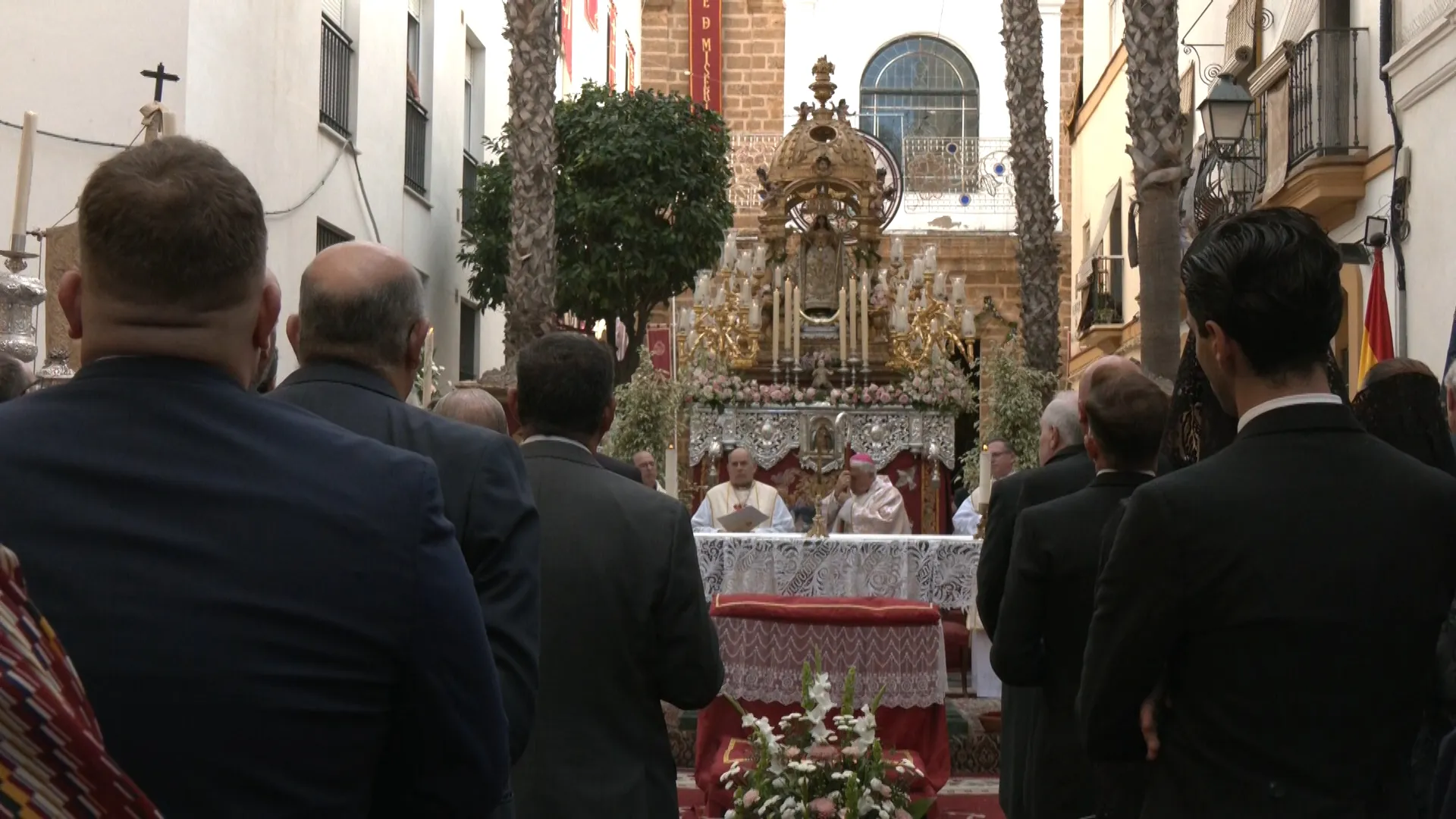La misa típica gaditana estuvo presidida por el obispo de la diócesis Rafael Zornoza.