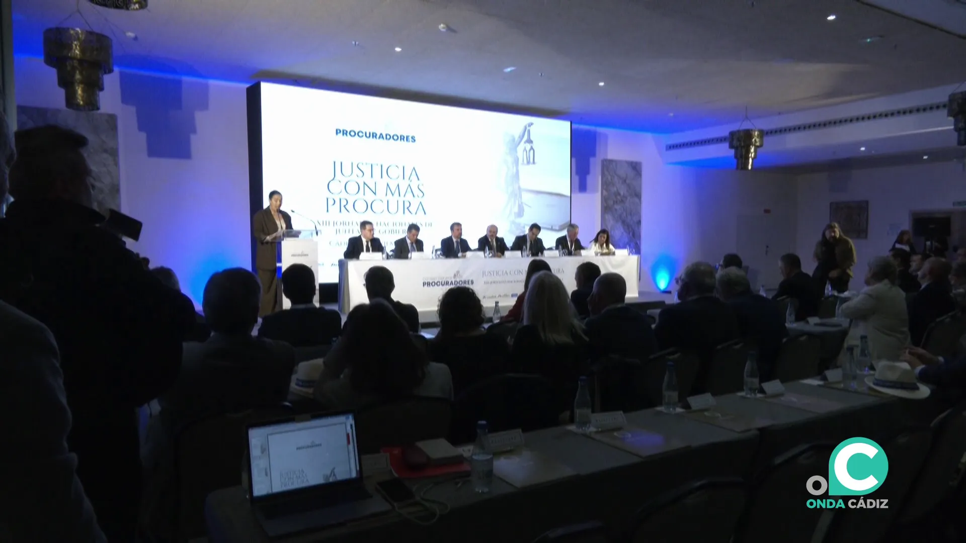 Mesa de ponentes durante el acto celebrado en la capital gaditana