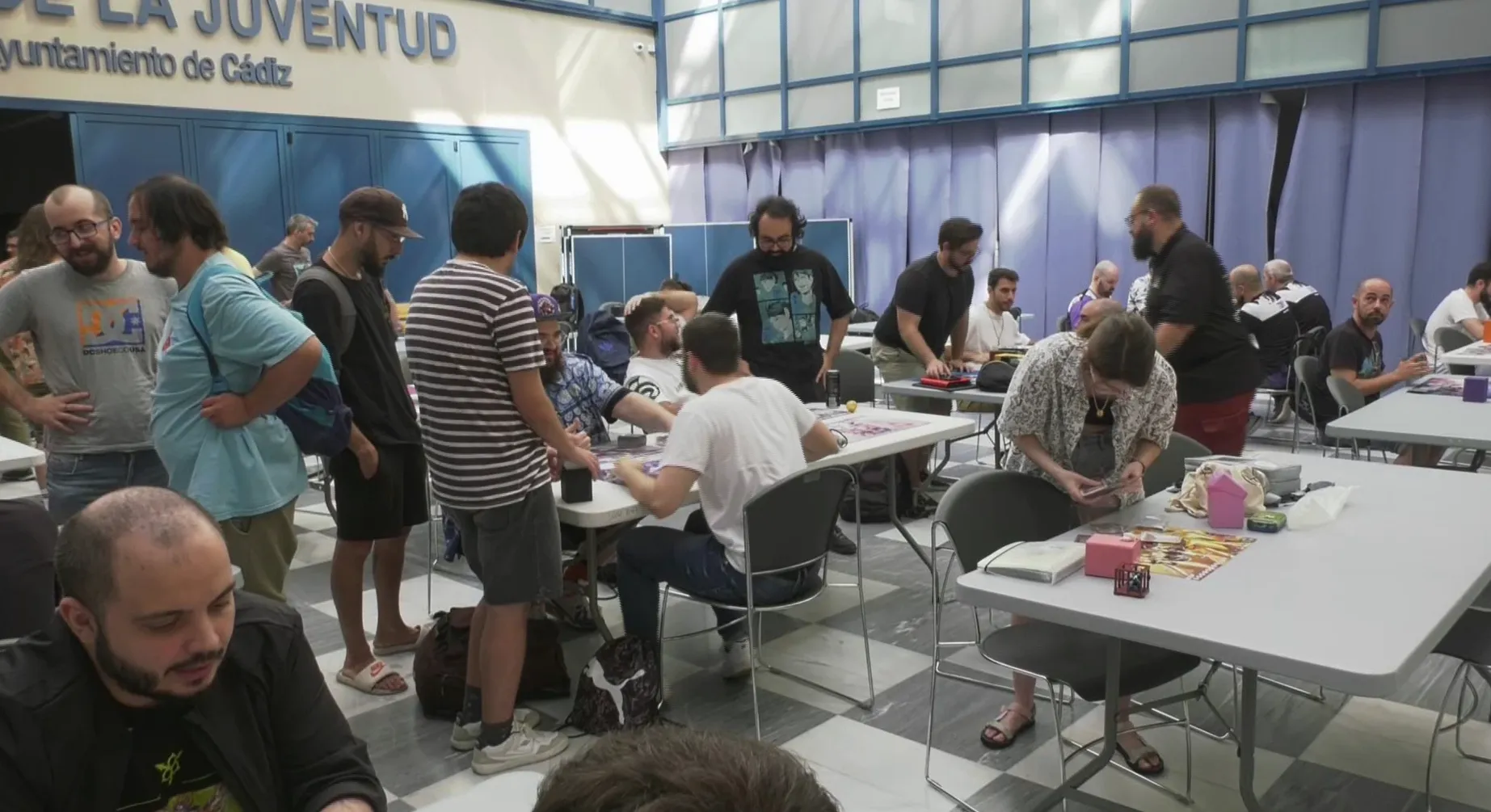 De nuevo el patio del centro volverá a acoger nuevas actividades de carácter lúdico este fin de semana