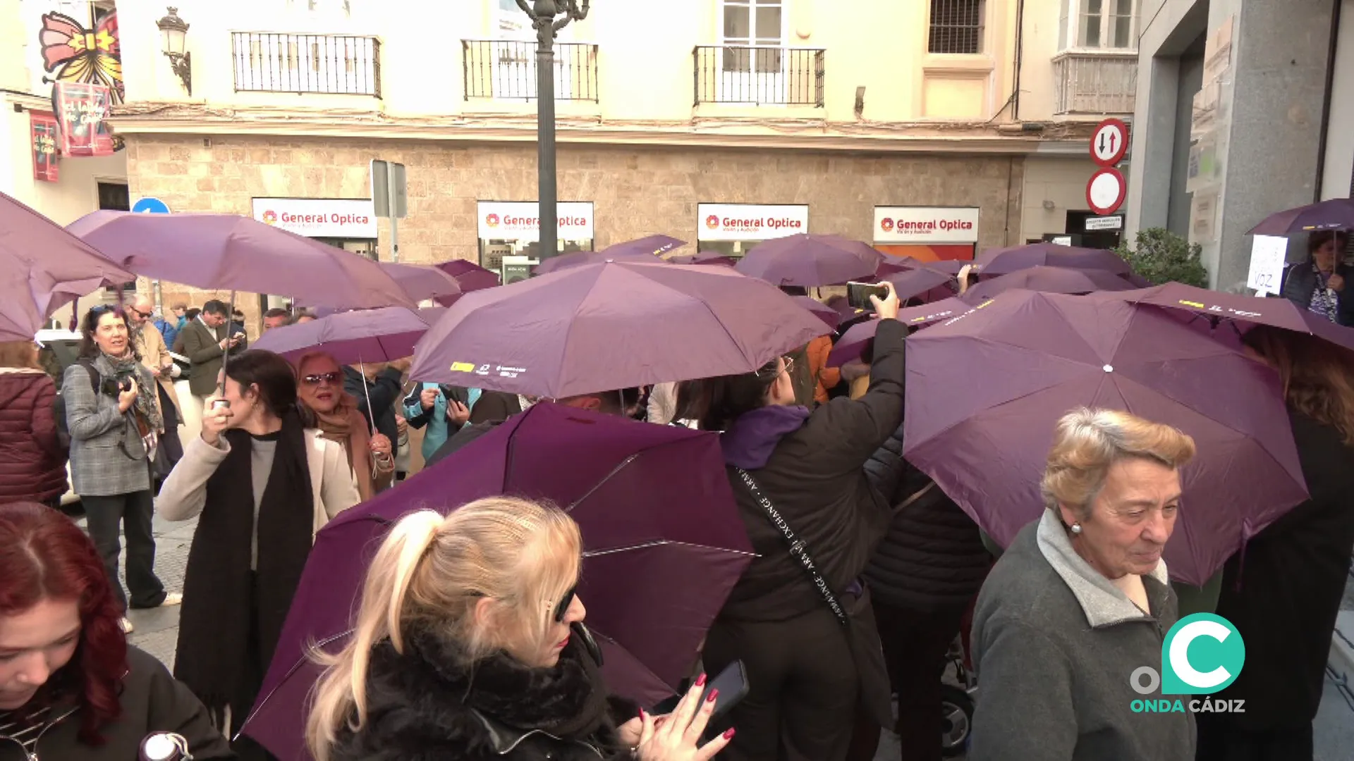 Aspecto de la concentración en el centro de la capital gaditana