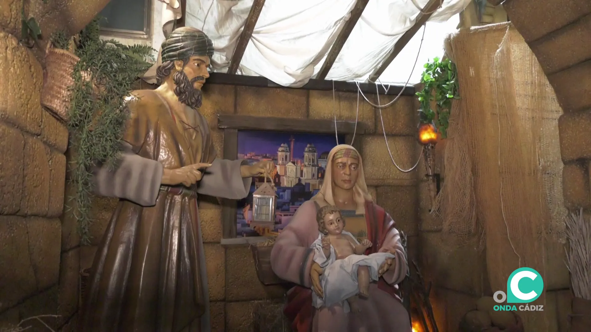 Detalle de las figuras instaladas en el espacio municipal