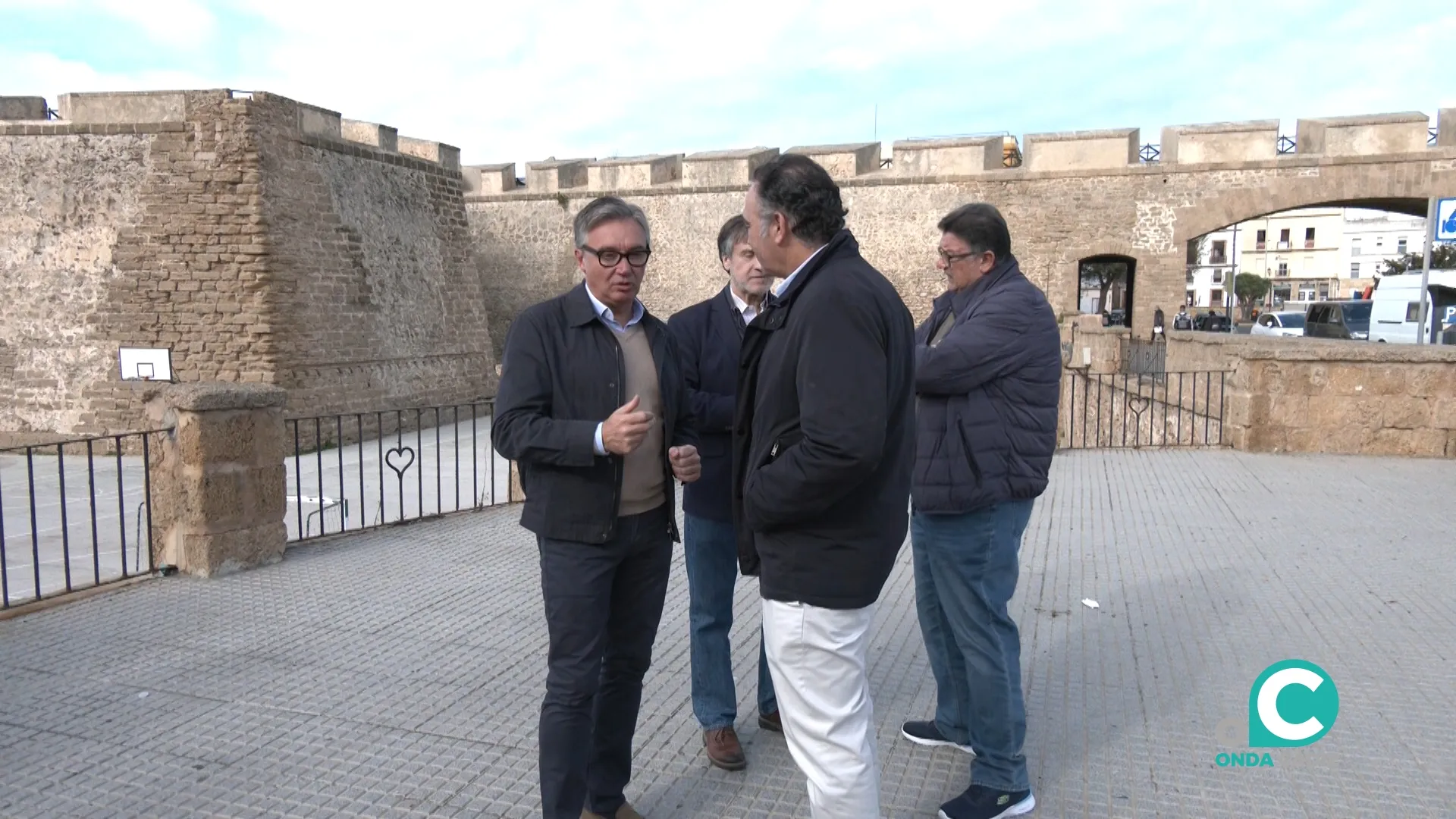 El portavoz de VOX, Manuel Gavira, atiende este lunes a los medios de comunicación.