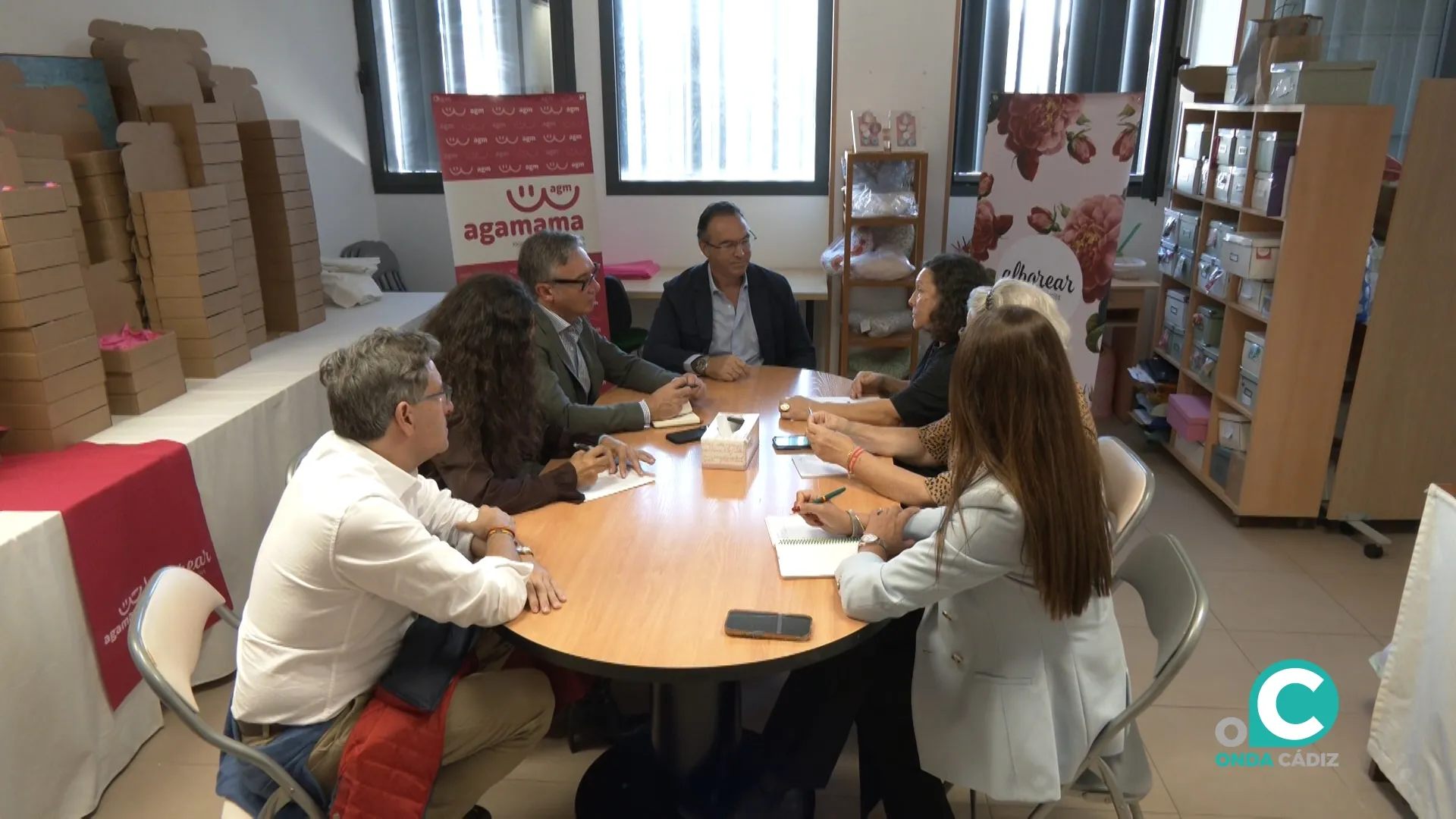 Vox se ha reunido este lunes con representantes de Agamama.