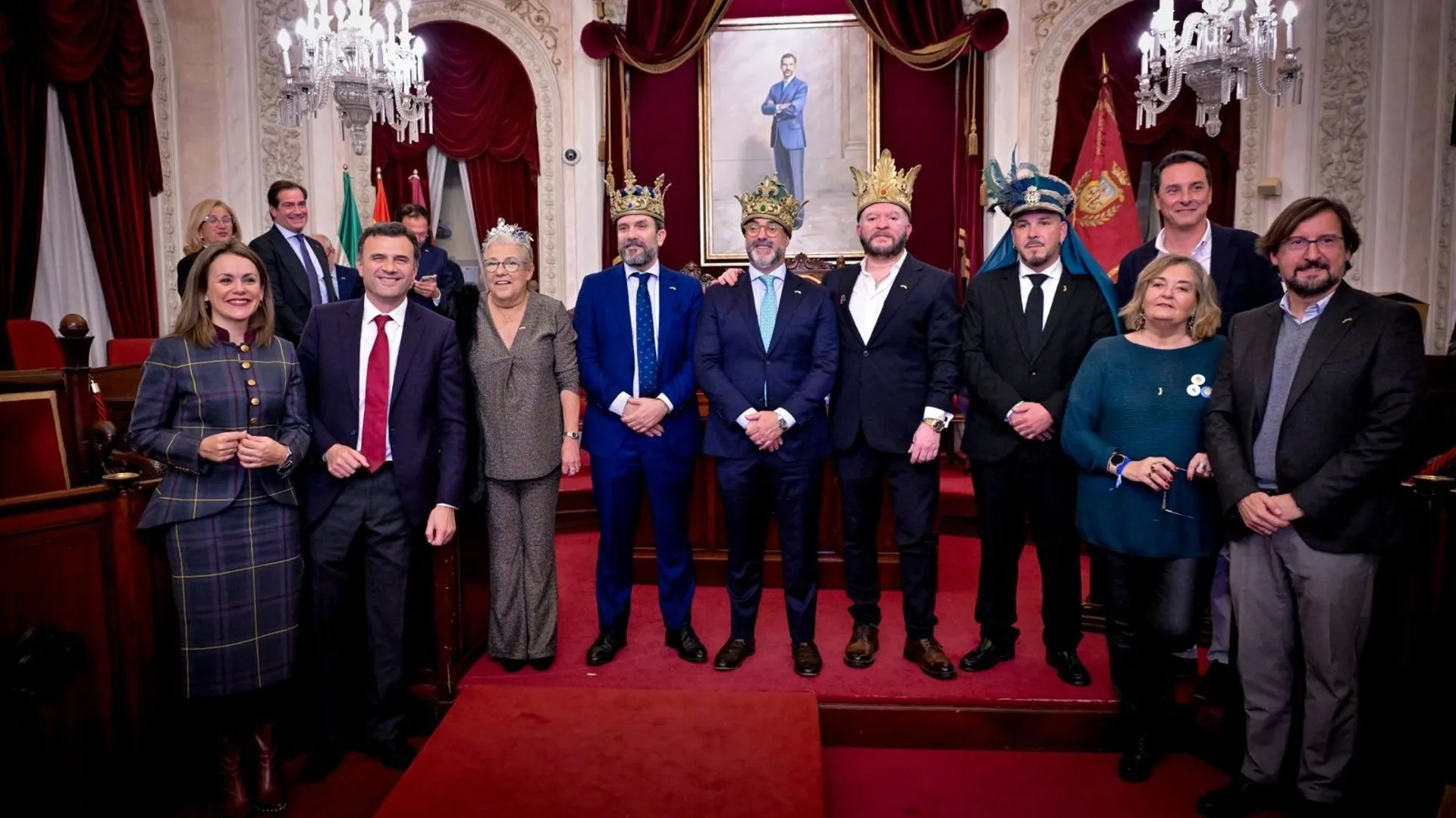 Autoridades y protagonistas tras la ceremonia