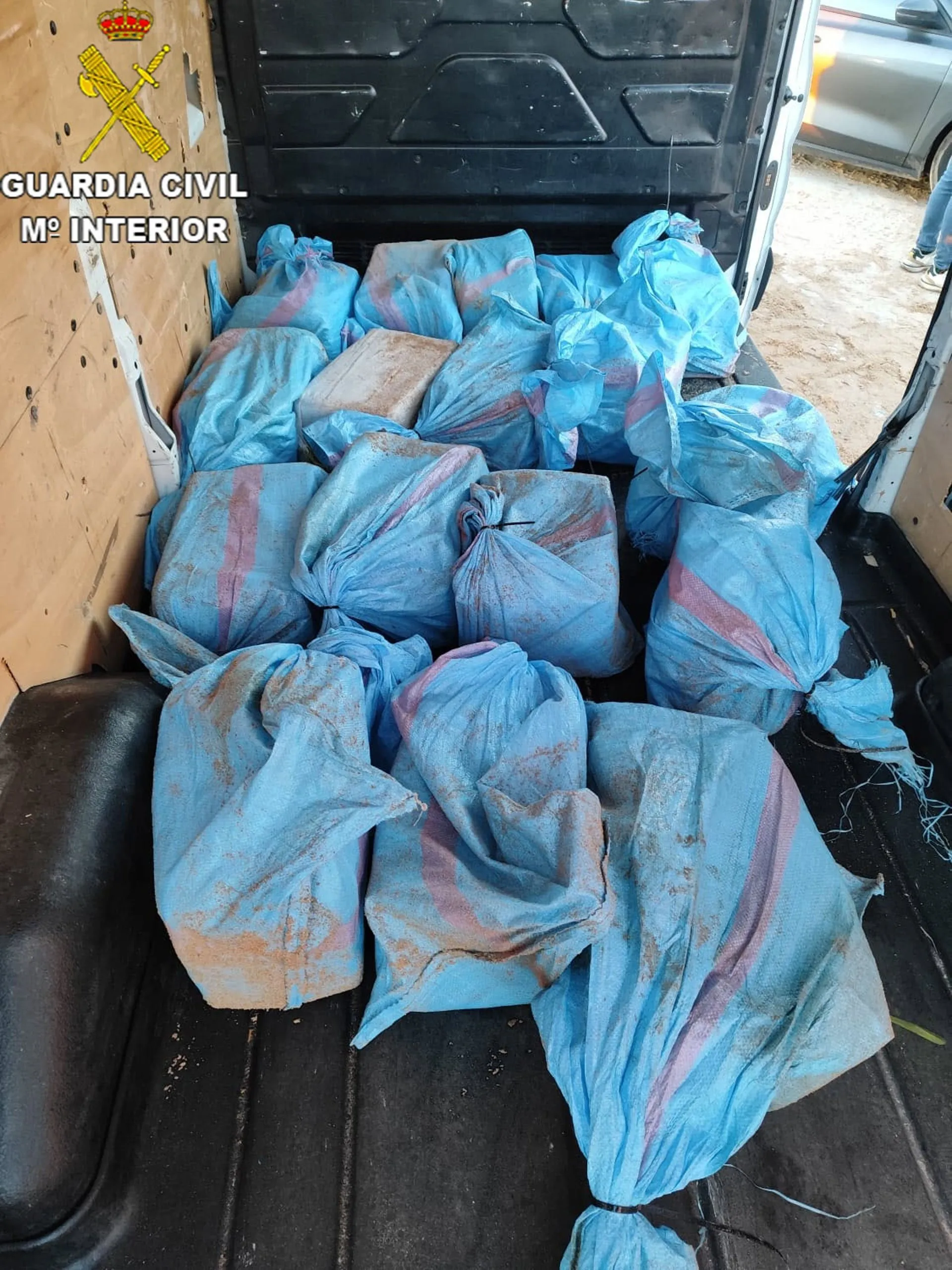 Alijo de cocaína incautado por la Guardia Civil de Cádiz en Barbate.