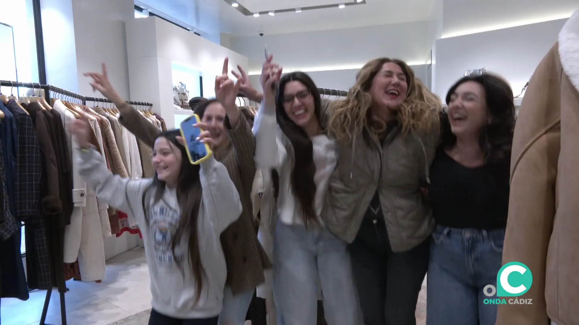 Las agraciadas celebran su suerte