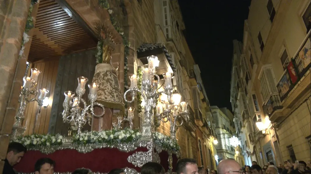 El año cofrade da comienzo con el rosario de la Virgen del Pilar desde San Lorenzo.