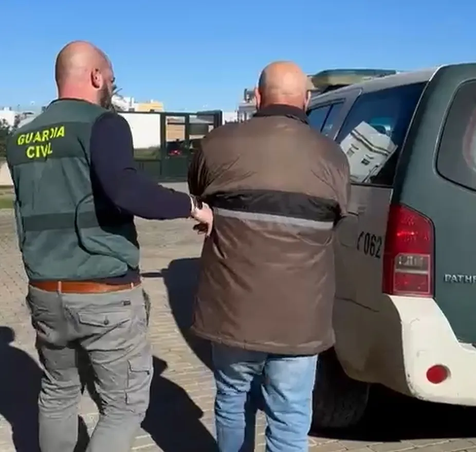 La Guardia Civil ha detenido al hombre de 60 años de edad como presunto autor de un delito de violencia de género. 
