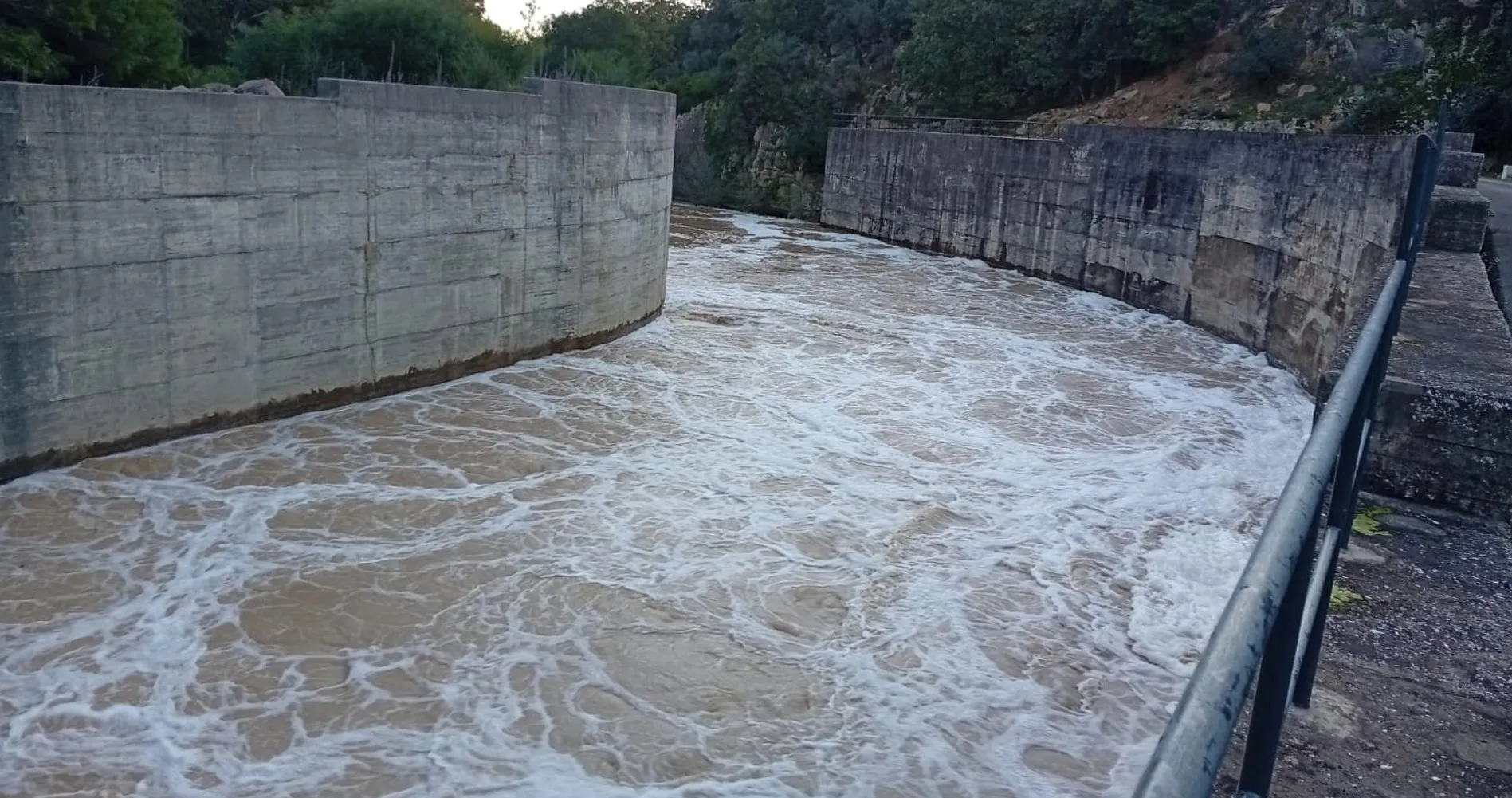 Imagen del pantano de Guadarranque, en Castellar de la Frontera