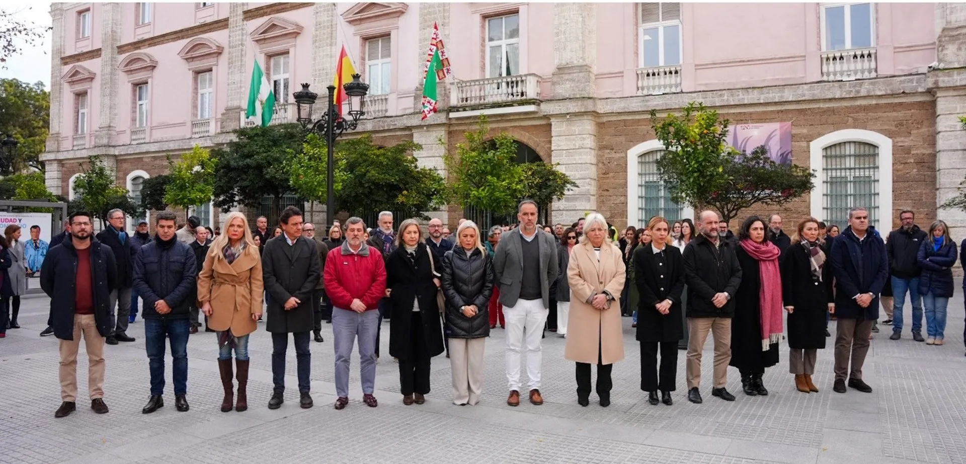 Minuto de silencio de este lunes frente al Palacio Provincial