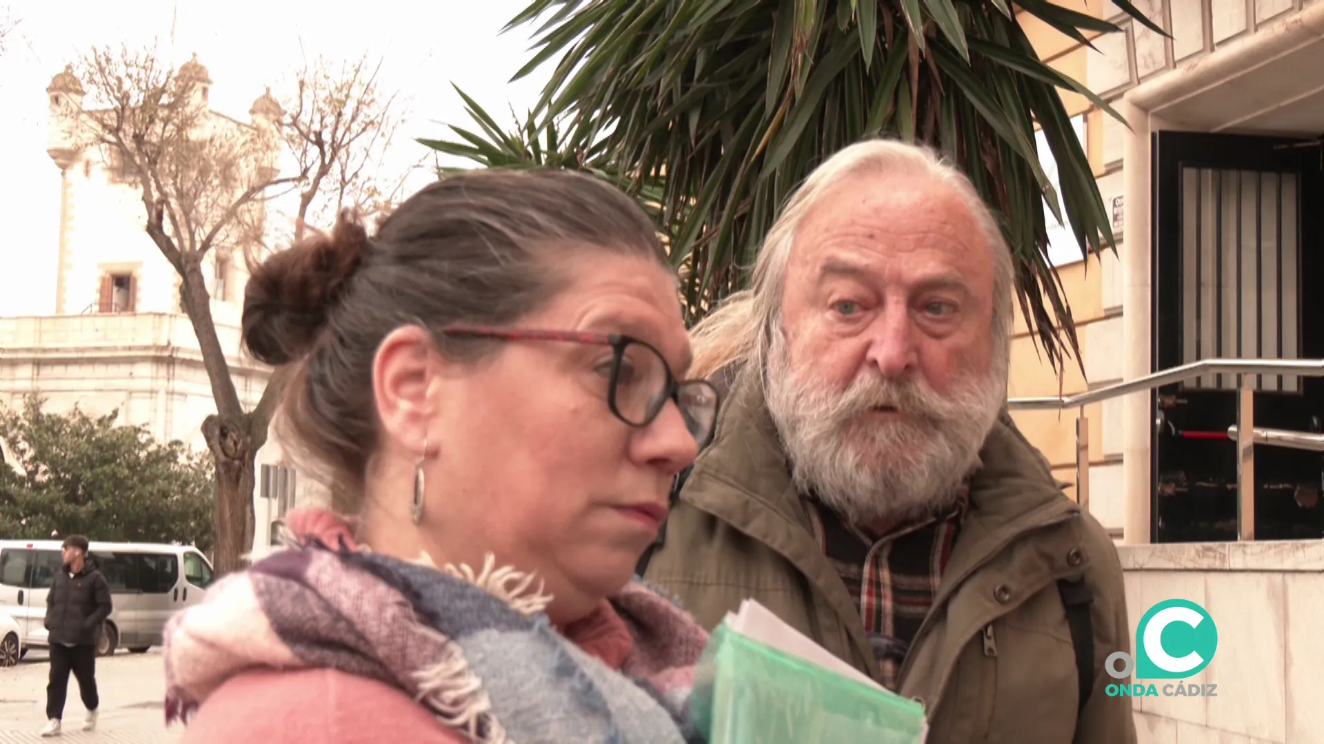 Hita esta siendo respaldada por Marea Blanca gaditana ante su situación