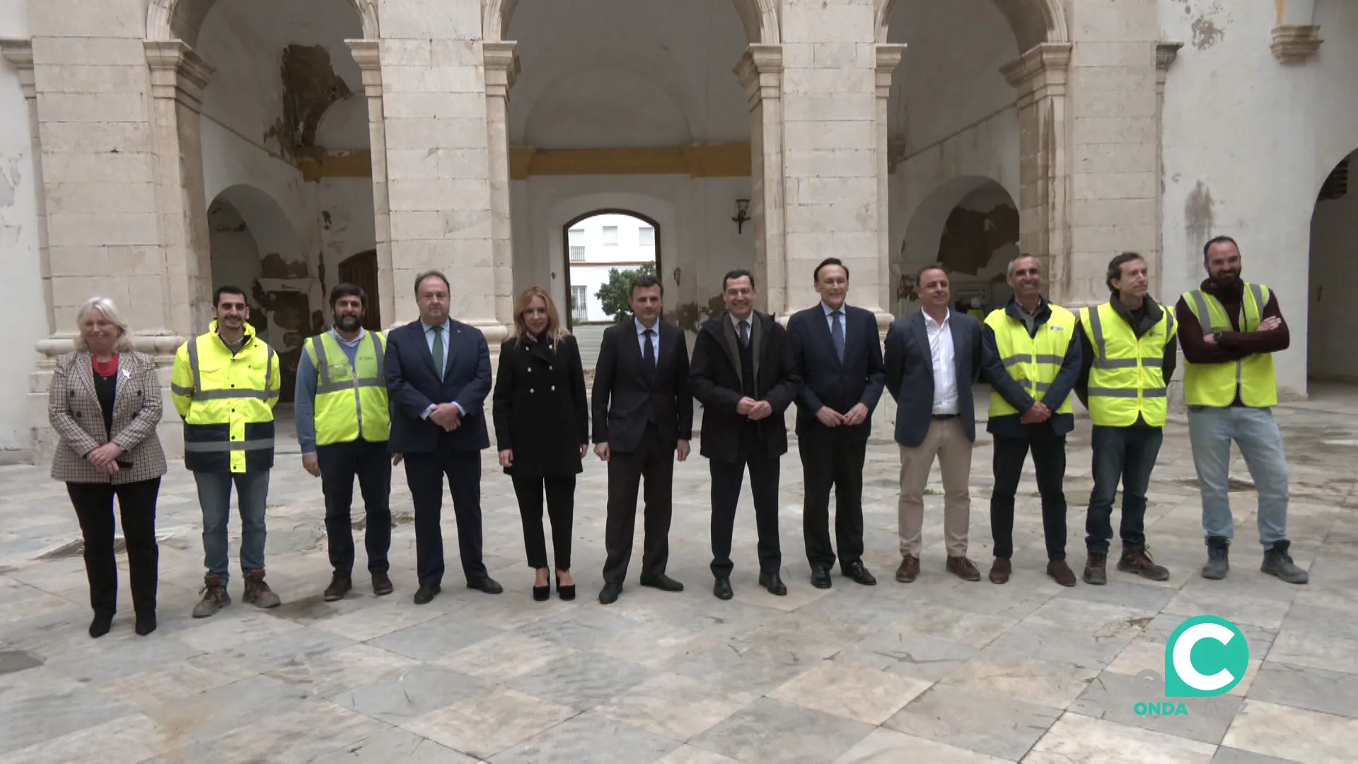 Un momento del encuentro en el interior del histórico edificio