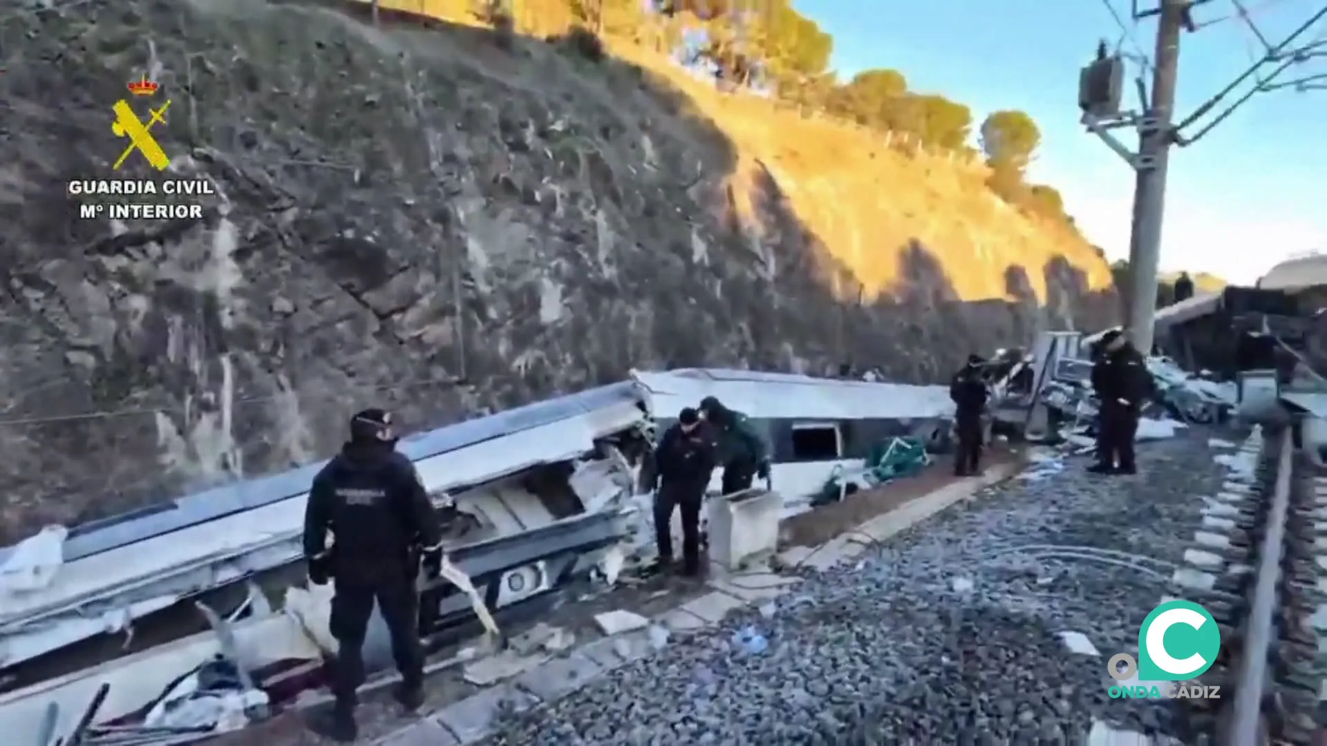 Agentes en el lugar del siniestro