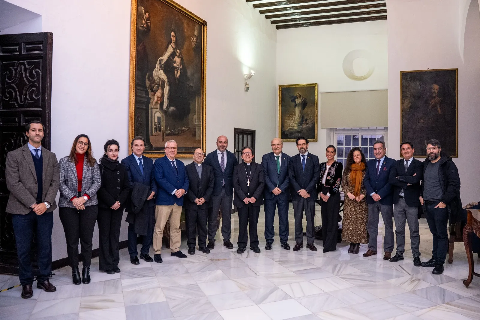 Recepción al pregonero de la Semana Santa de Cádiz 2026 en la sede del Obispado.
