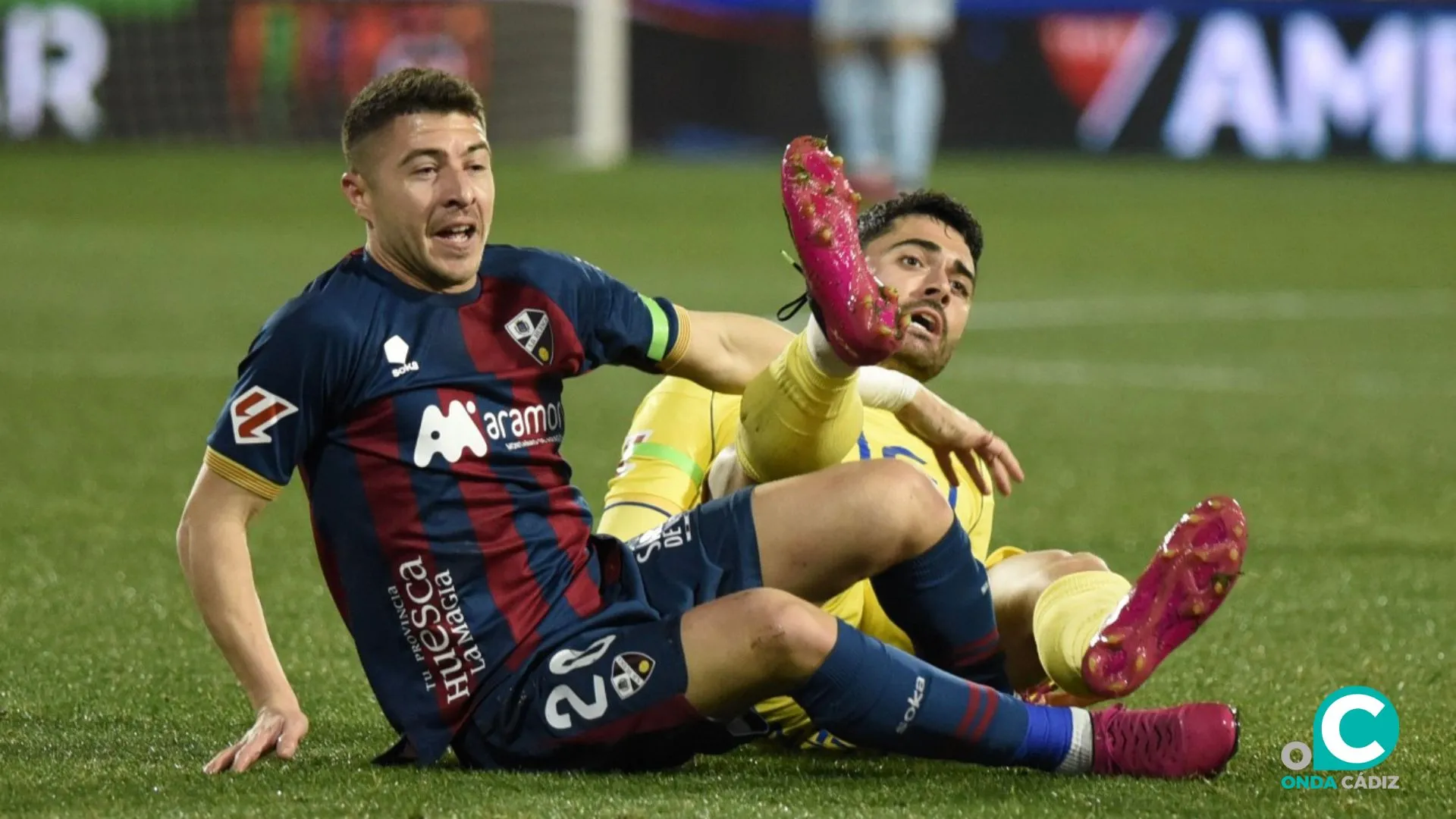 Sergio Ortuño y Portillo en una acción del encuentro (Foto: La Liga)