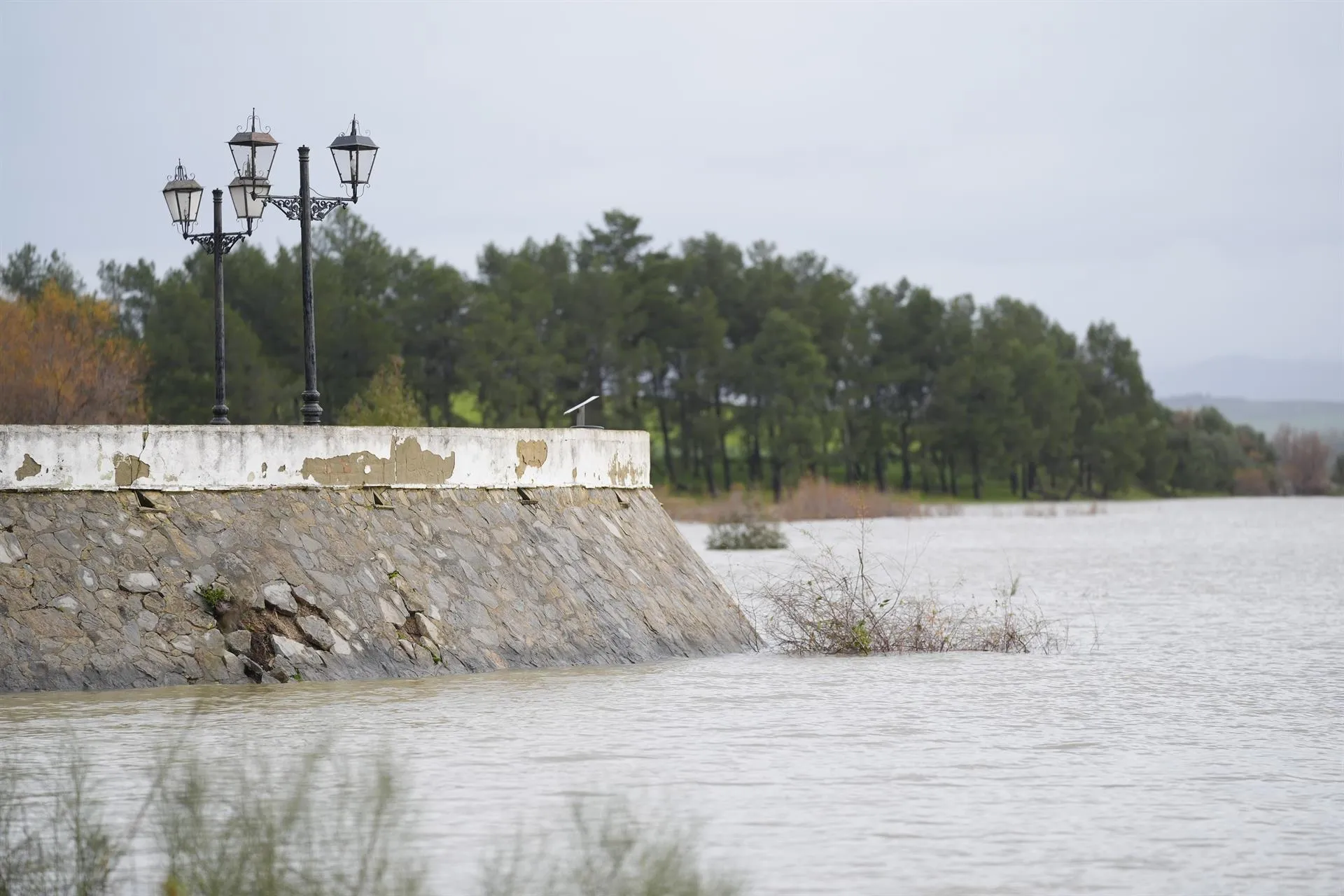 El pantano de Bornos superado en su capacidad 