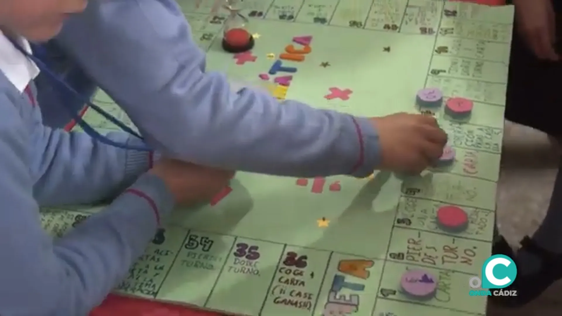 Alumnado del Colegio María Auxiliadora (Salesianas) participando en la Jornada de las Ciencias. 