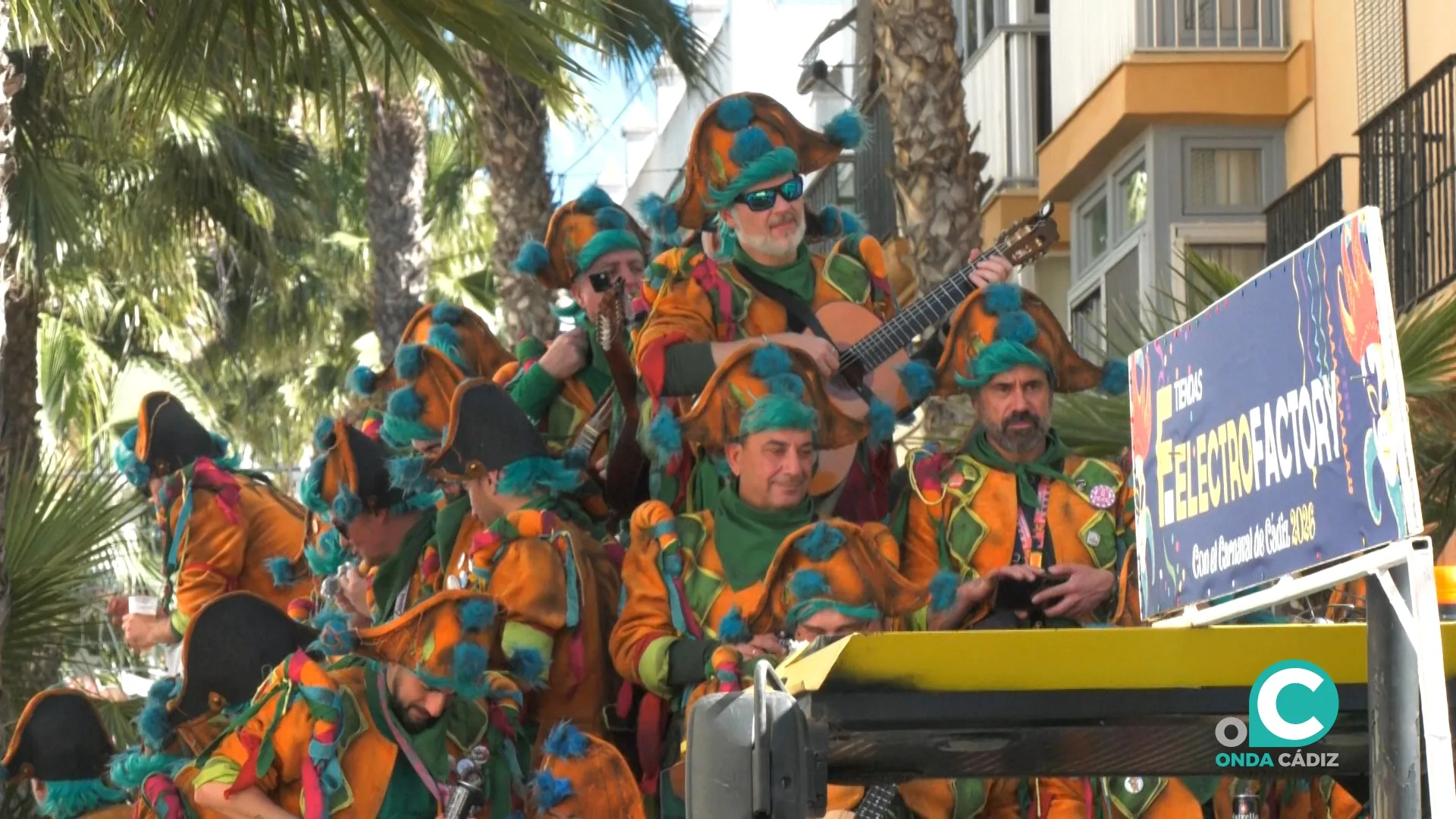 Coro en las calles de Cádiz